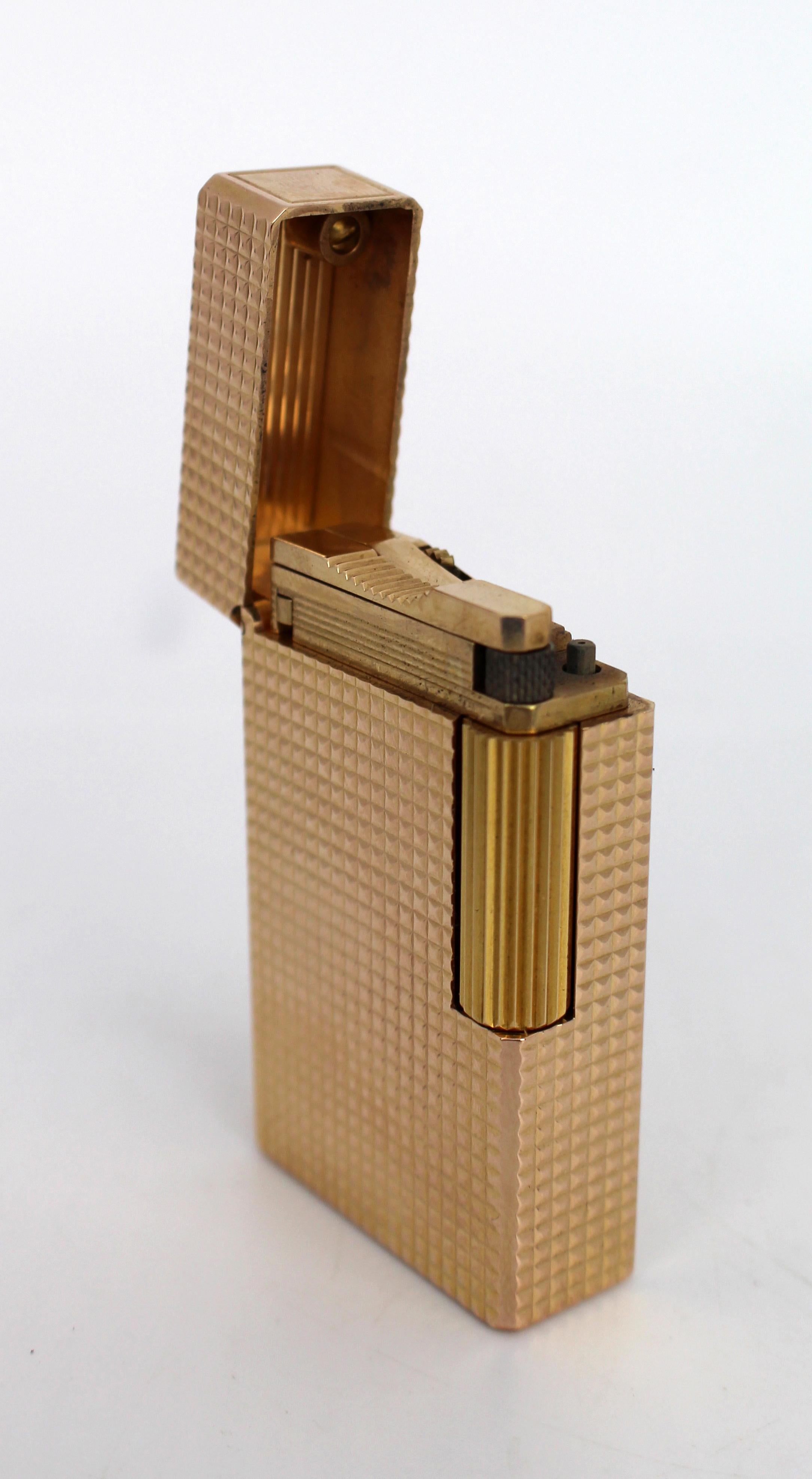 S.T. Encendedor Dupont Ligne 1 chapado en oro, París, c.1970 en venta 1