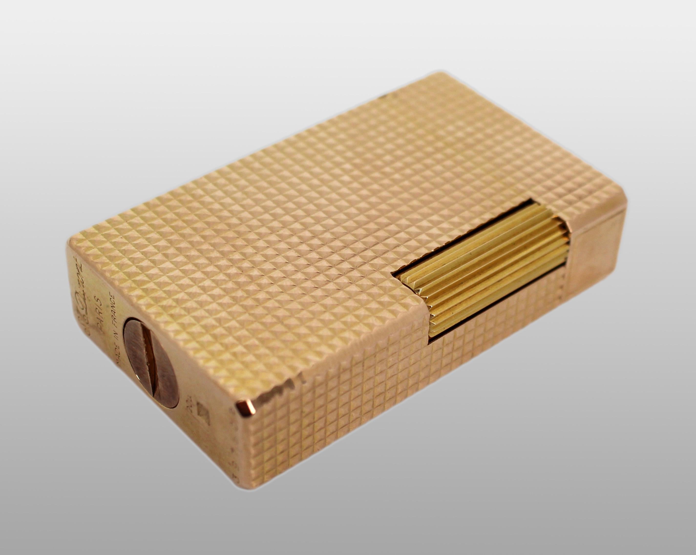 S.T. Encendedor Dupont Ligne 1 chapado en oro, París, c.1970 en venta 2