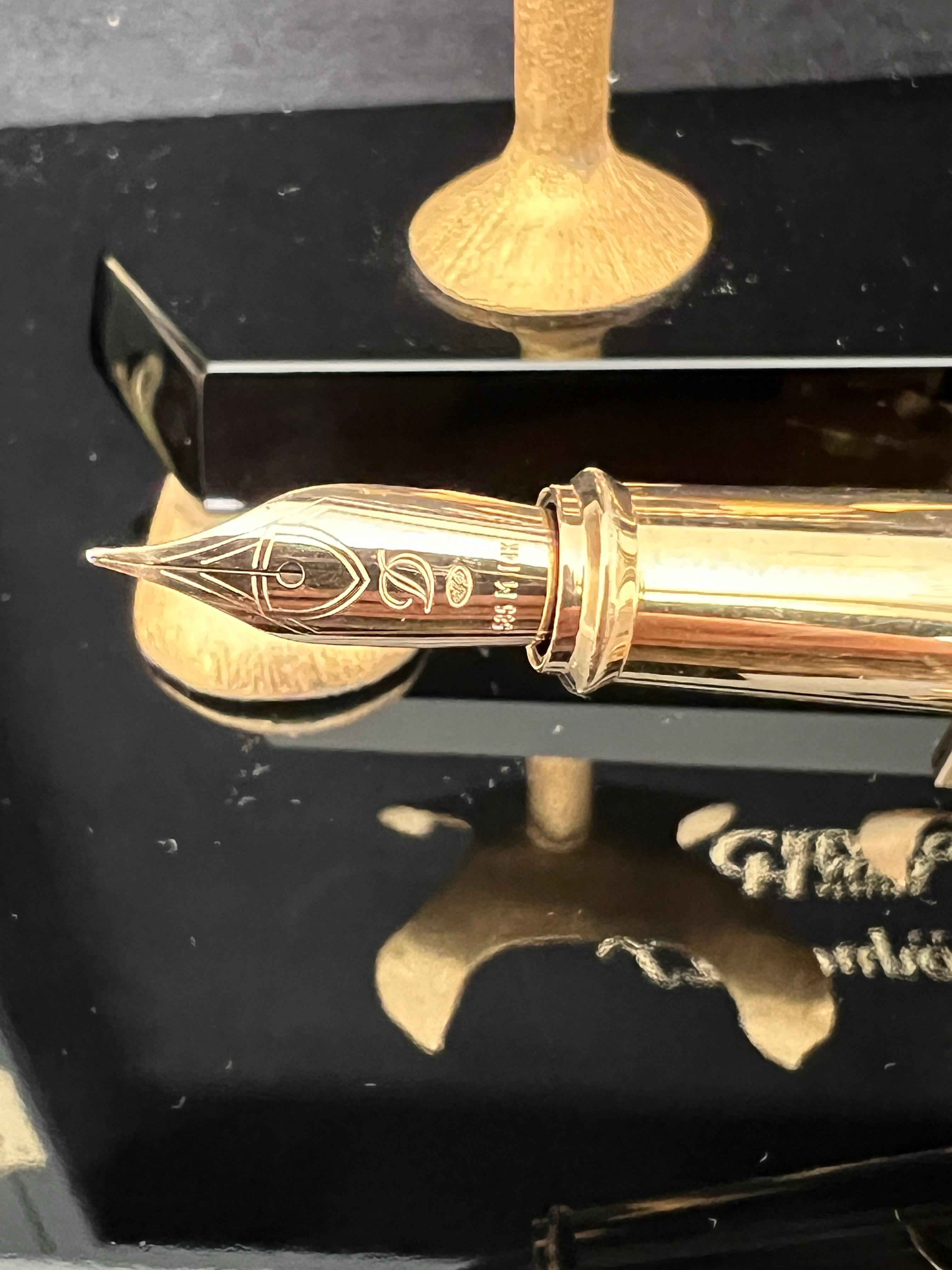 XXI secolo e contemporaneo S.T. Penna Dupont Haute Création Nephrite Il Drago Imperiale, pezzo raro n. 1/1 in vendita