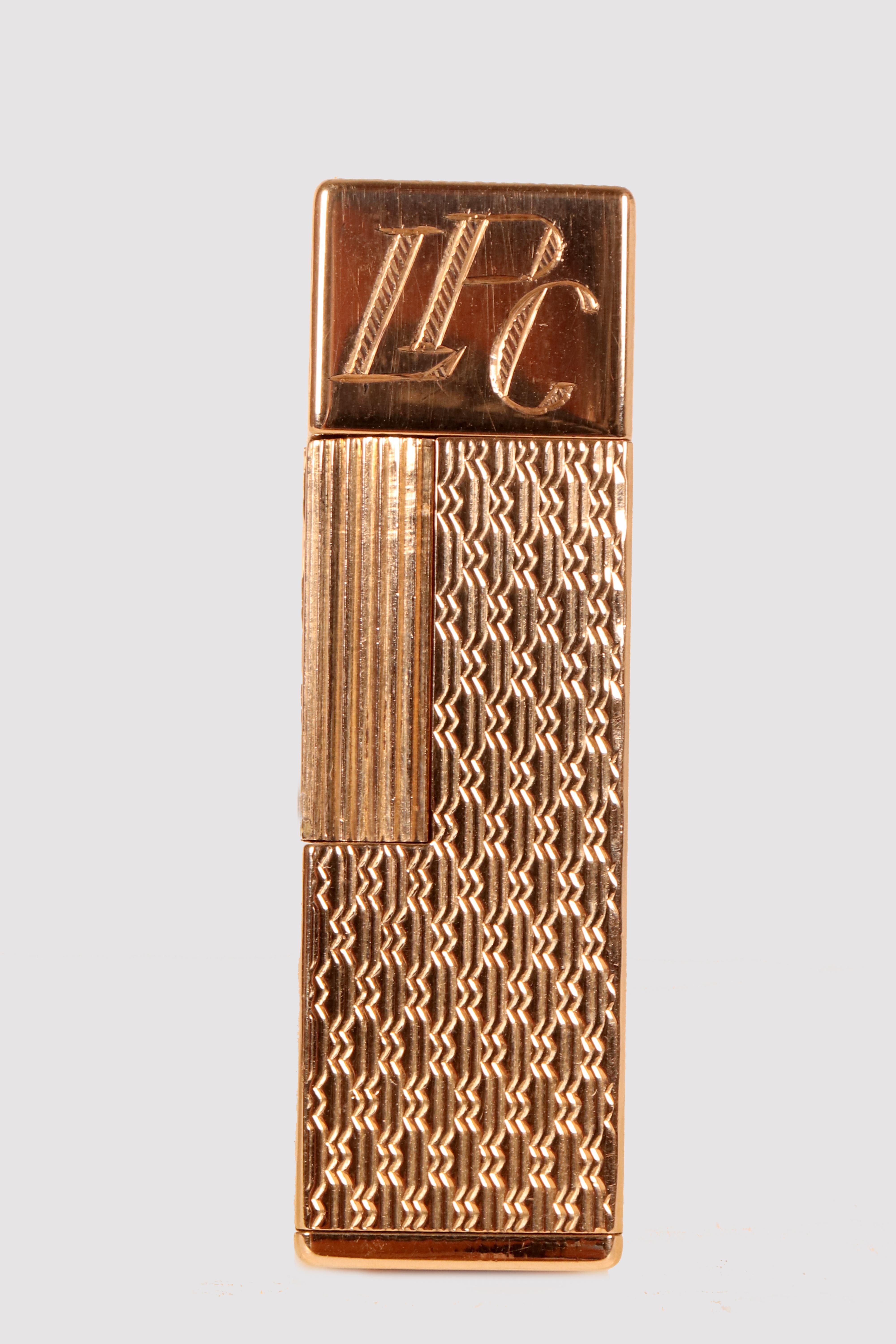 Oro S.T. Accendino Dupont in oro 18 Kt, Parigi, anni '70. in vendita