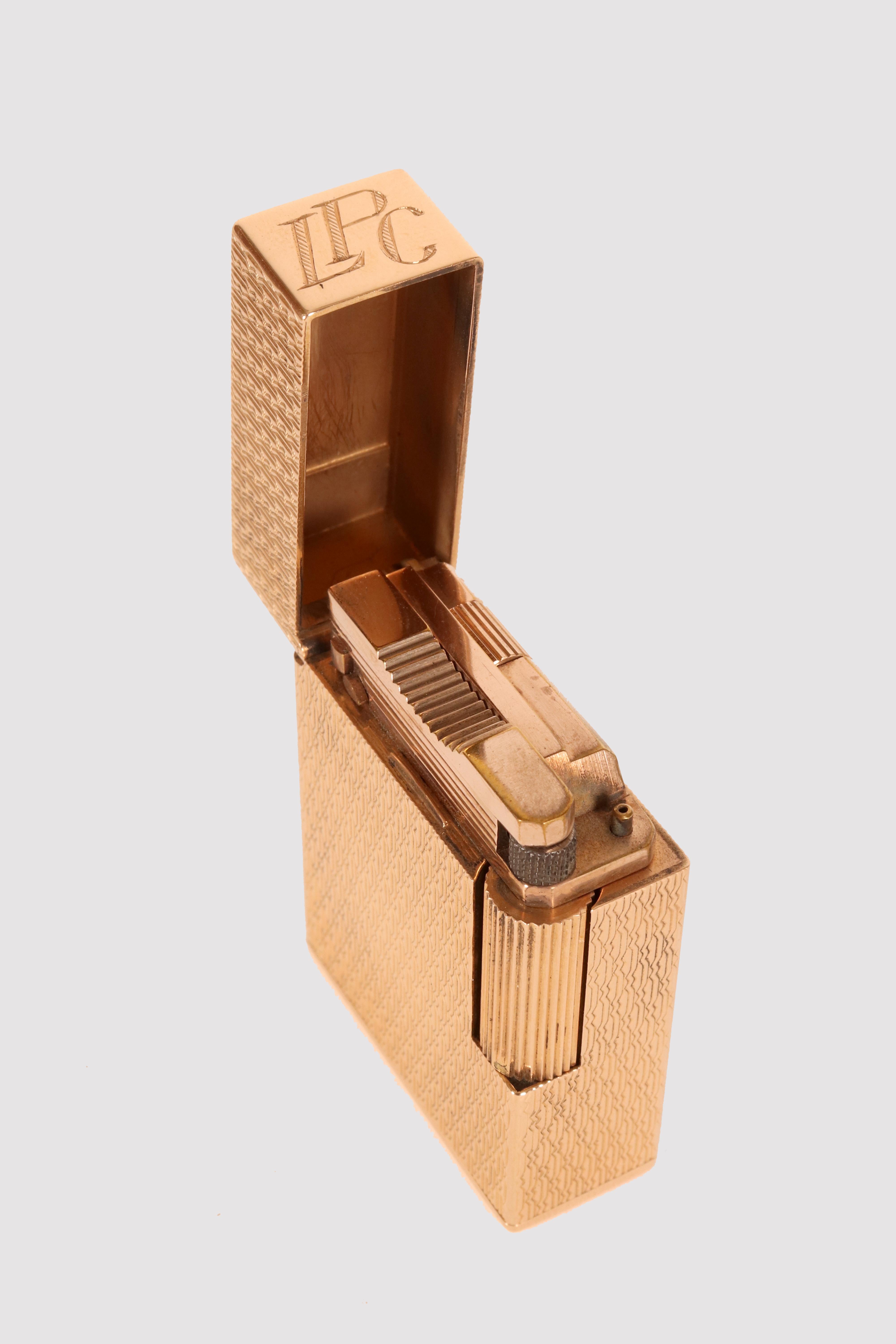 S.T. Accendino Dupont in oro 18 Kt, Parigi, anni '70. in vendita 2