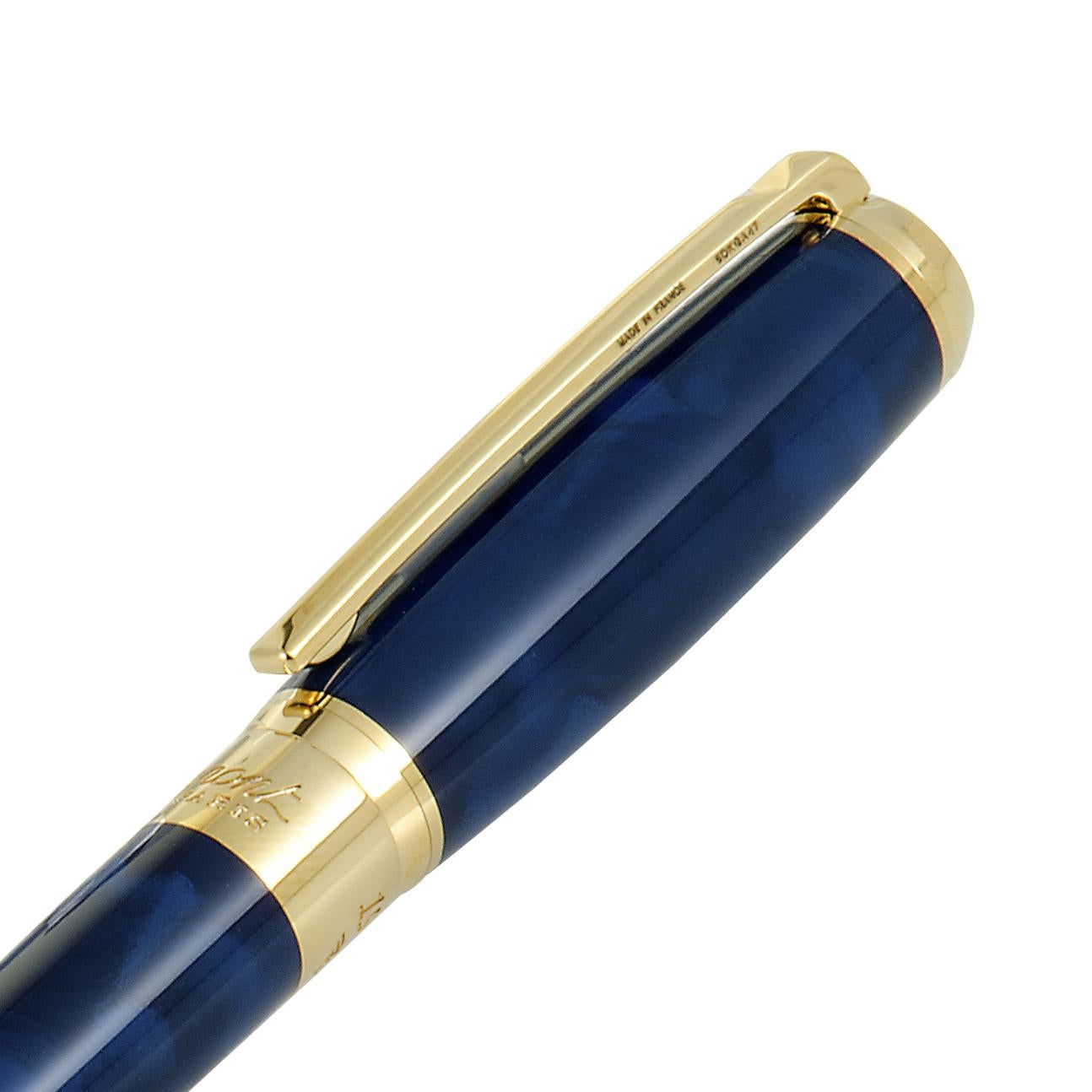 S.T. Dupont Line D Atelier Blue Medium Fountain Pen In New Condition In Southampton, PA