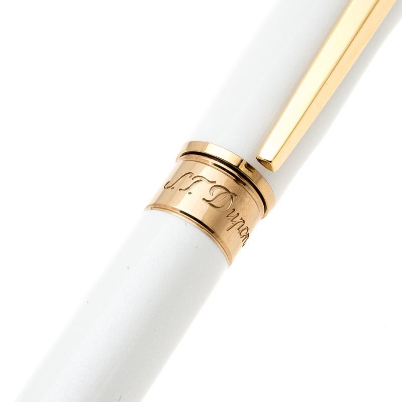 S.T. Dupont Line D Pearly White Lacquer Gold Plated Ballpoint Pen In Excellent Condition In Dubai, Al Qouz 2