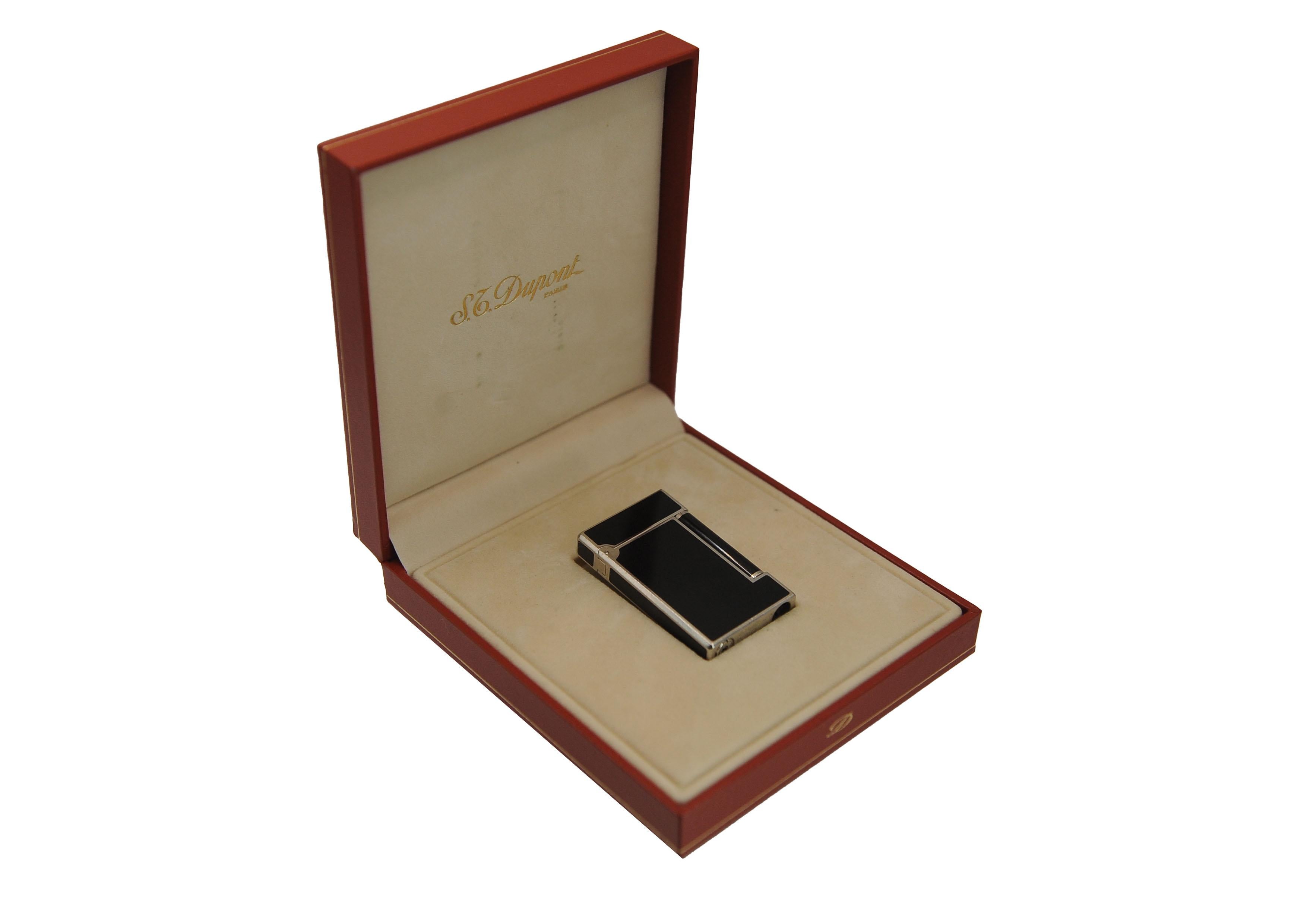 Lacca S. T. Dupont Paris Ligne 1 Accendisigari in argento e nero Laque De Chine in vendita