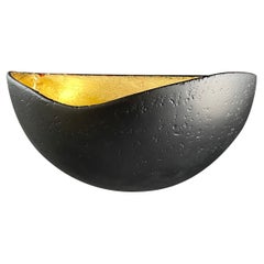 Applique St Germain, noir mat avec feuille d'or, par Bourgeois Boheme Atelier