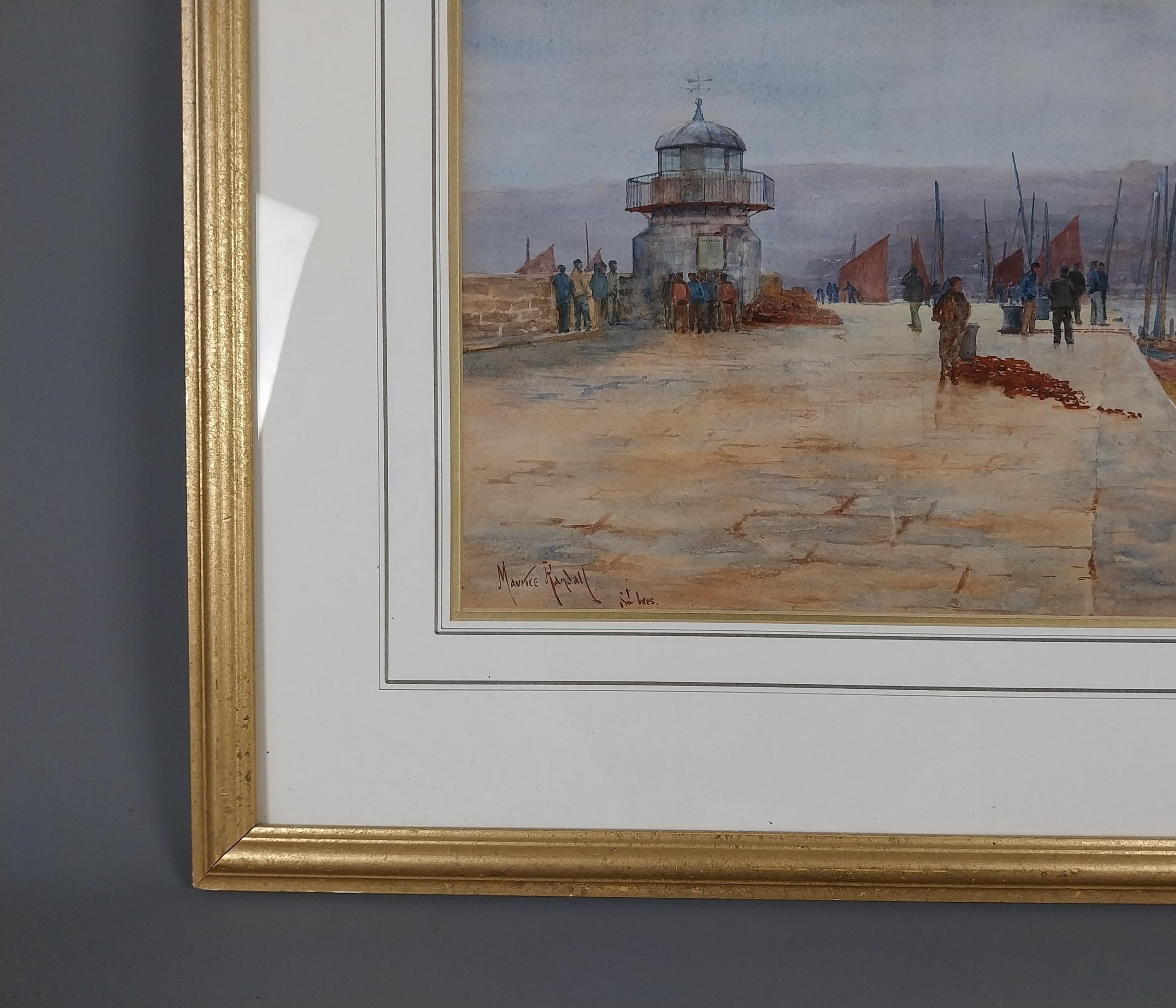 St Ives Pintura en acuarela Cornualles Siglo XIX Inglaterra de Maurice Randall (1865-1950)
Pescadores reunidos en torno al tablón de anuncios del muelle de Smeatons, Saint Ives, Cornualles, mostrando los barcos en el puerto durante la marea alta.
En