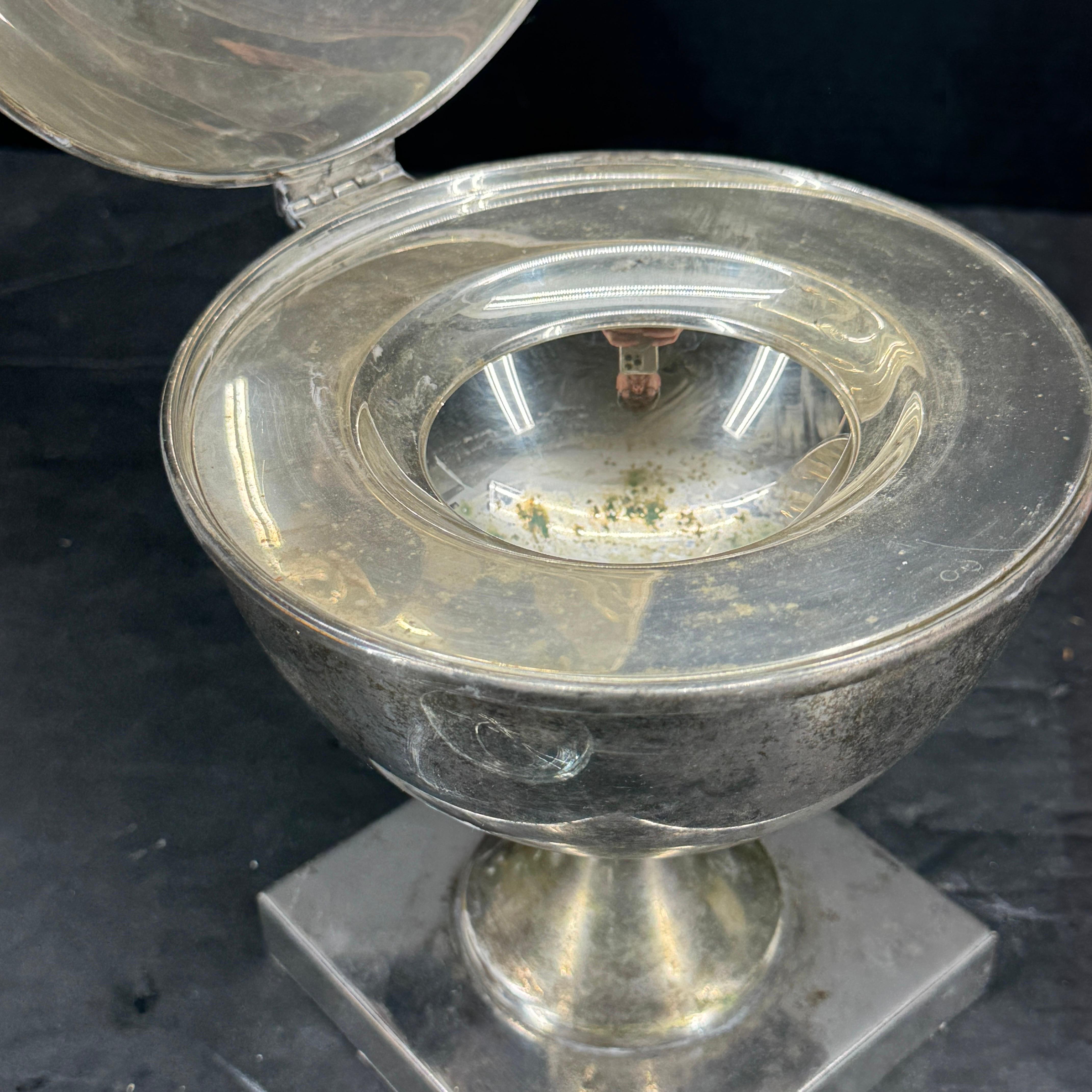 Servidor de caviar de plato de plata de Brasil de St. James con cuenco de cristal en venta 5