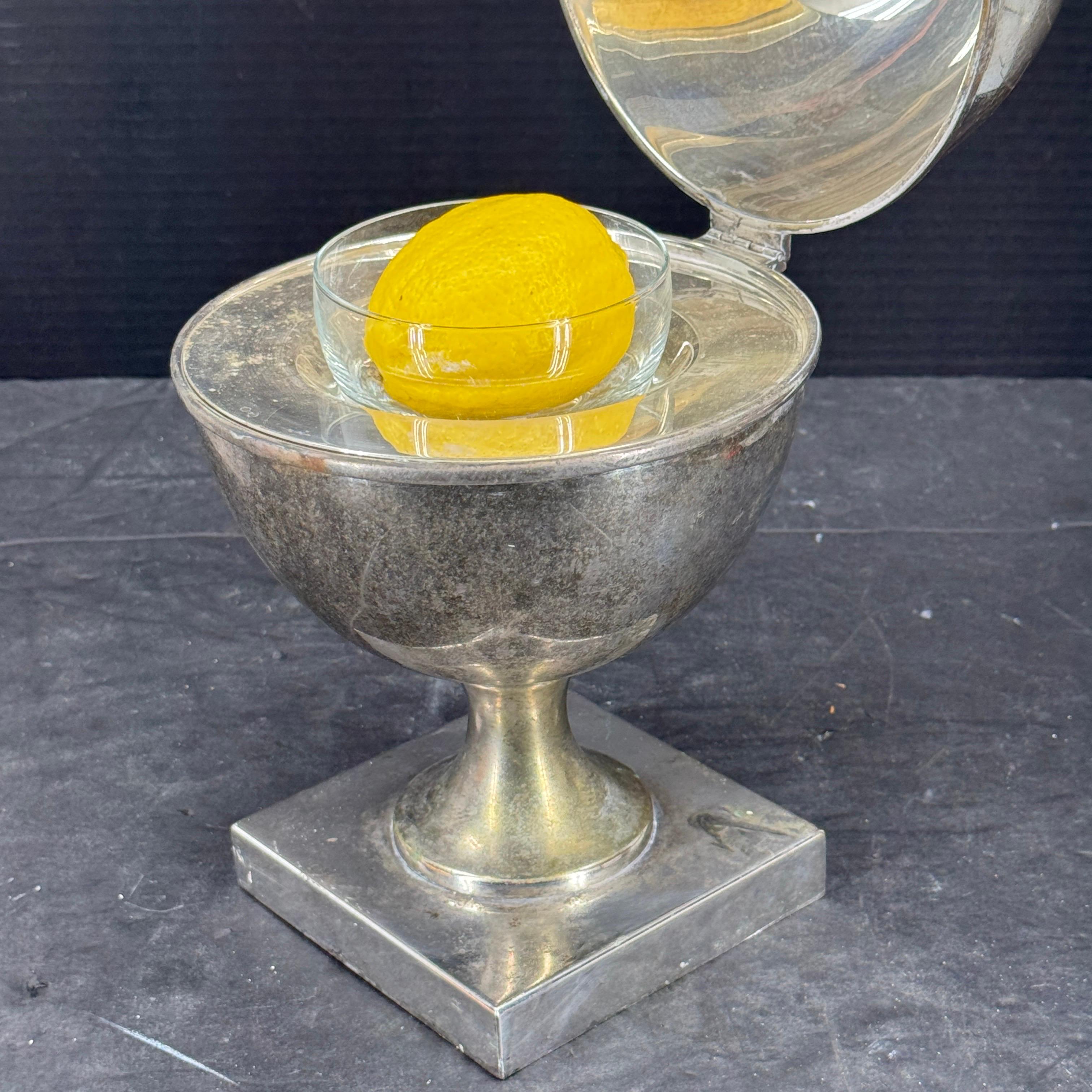 Servidor de caviar de plato de plata de Brasil de St. James con cuenco de cristal en venta 8
