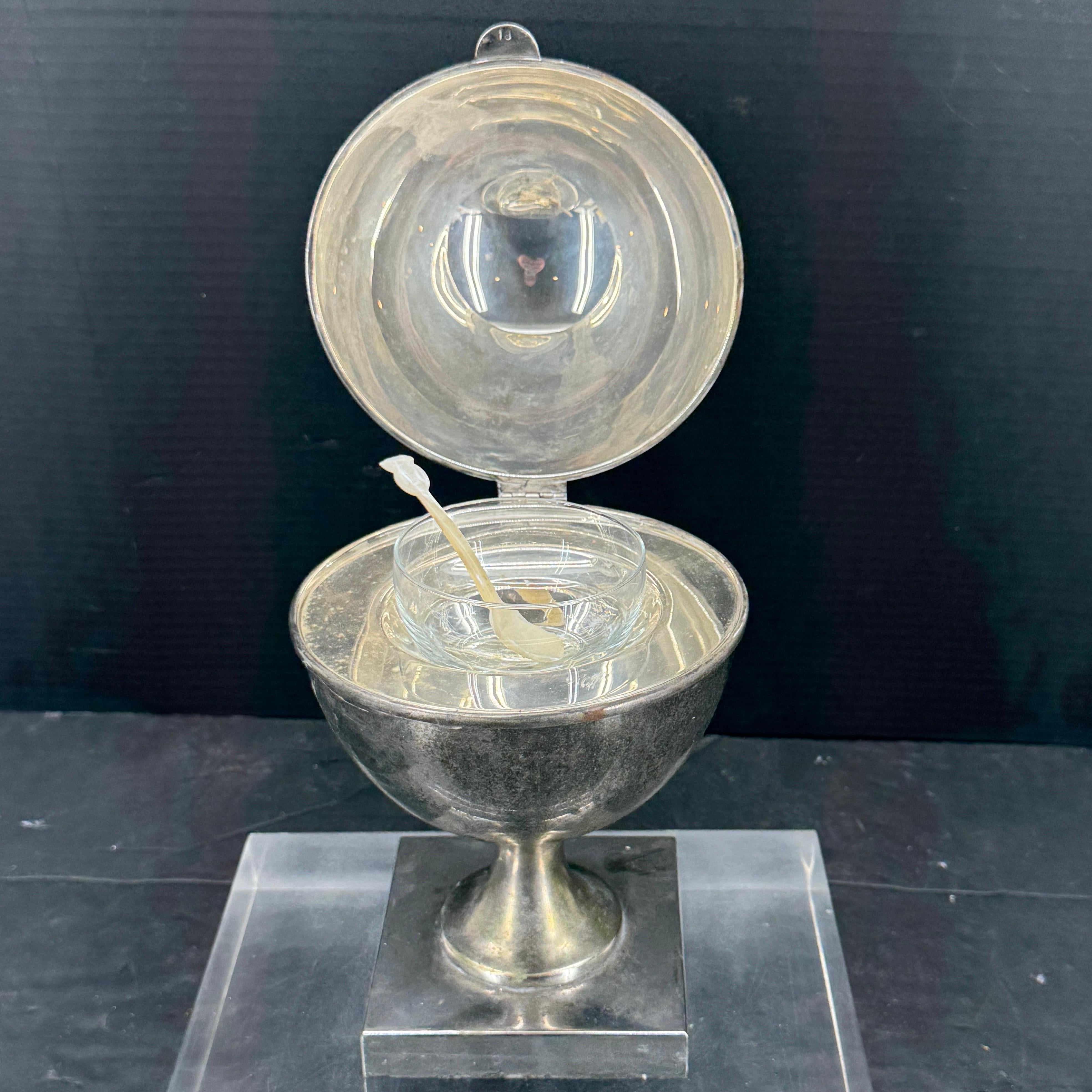 Servidor de caviar de plato de plata de Brasil de St. James con cuenco de cristal en venta 10