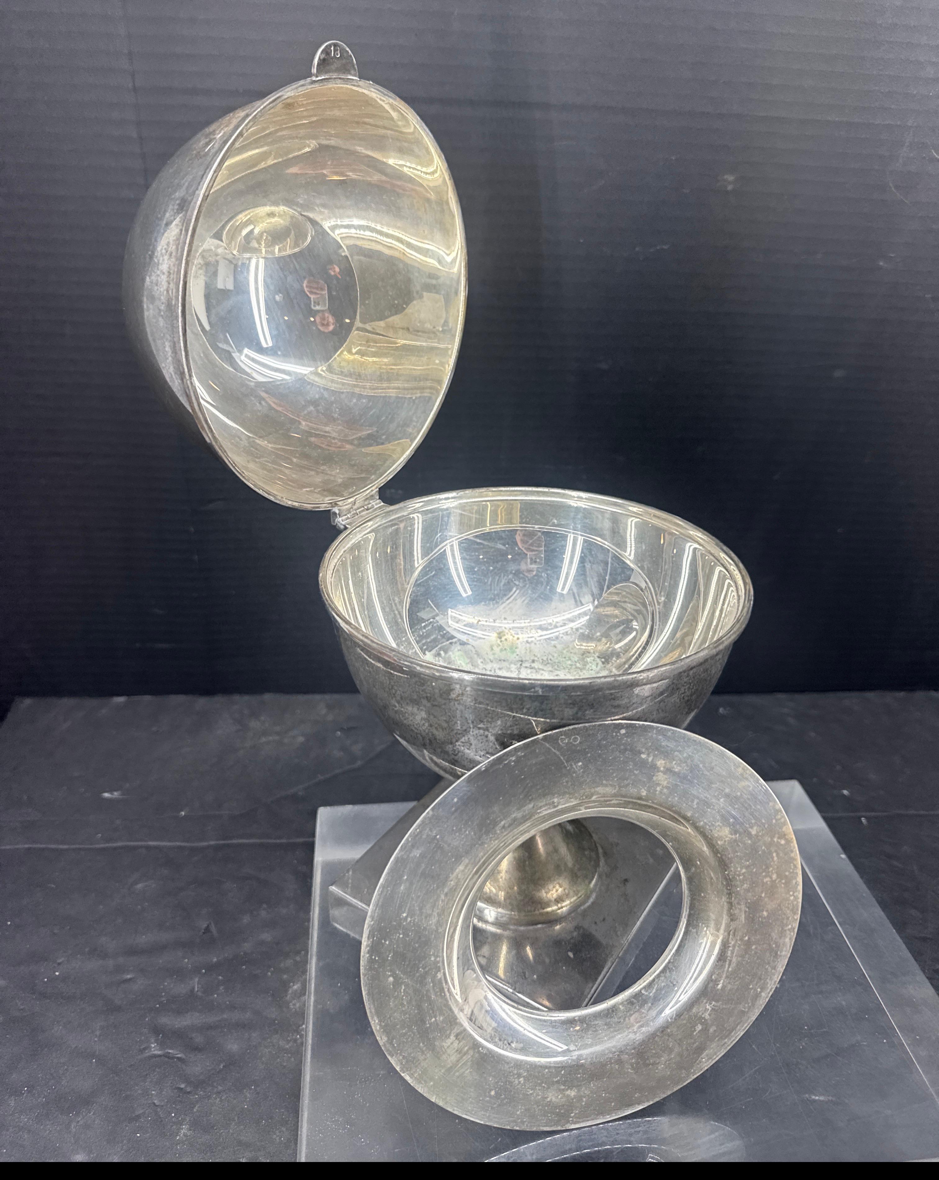 Servidor de caviar de plato de plata de Brasil de St. James con cuenco de cristal en venta 12