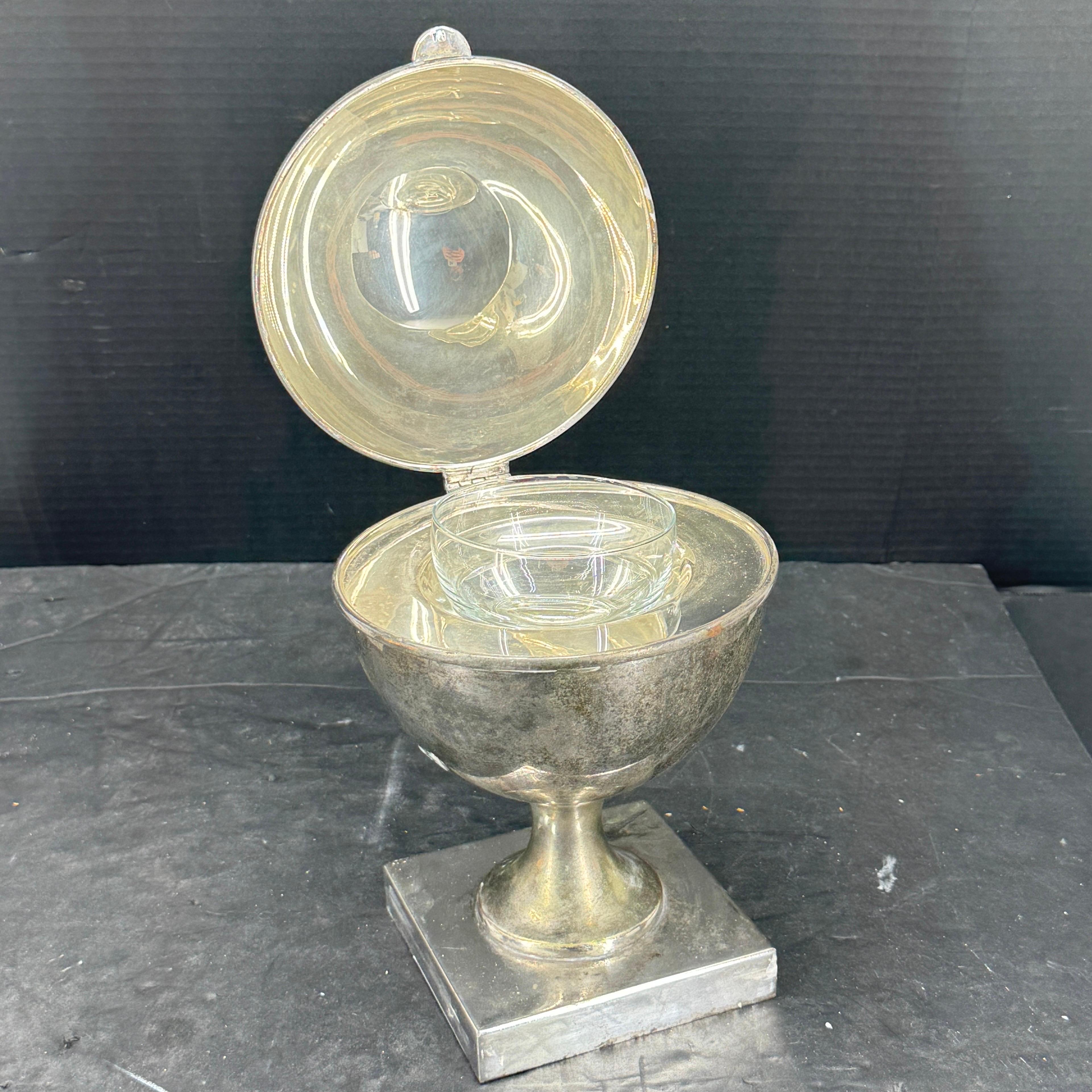Servidor de caviar de plato de plata de Brasil de St. James con cuenco de cristal Brasileño en venta