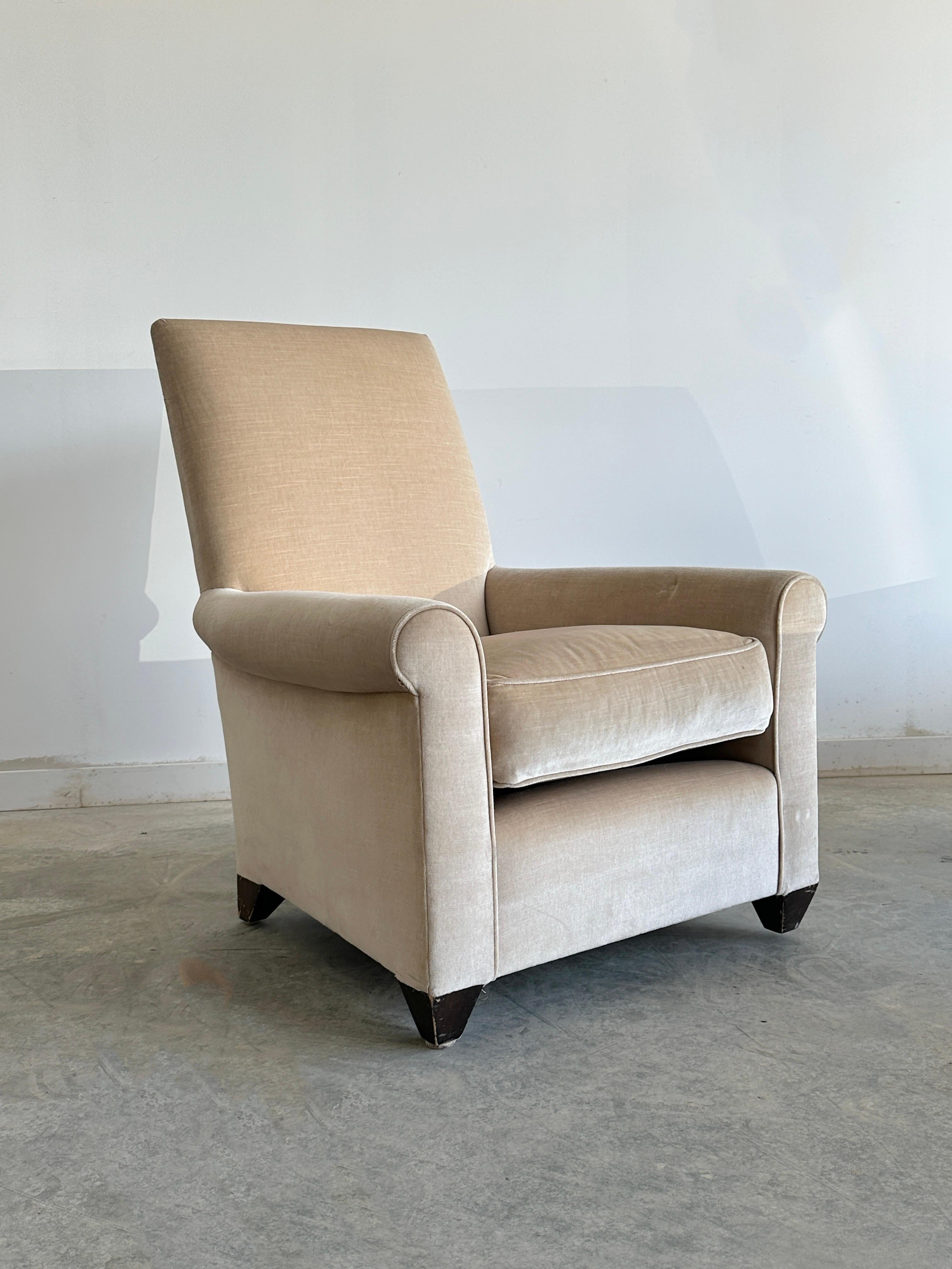 St. James chair by Angelo Donghia for Donghia Inc In Fair Condition For Sale In Kleinburg, ON