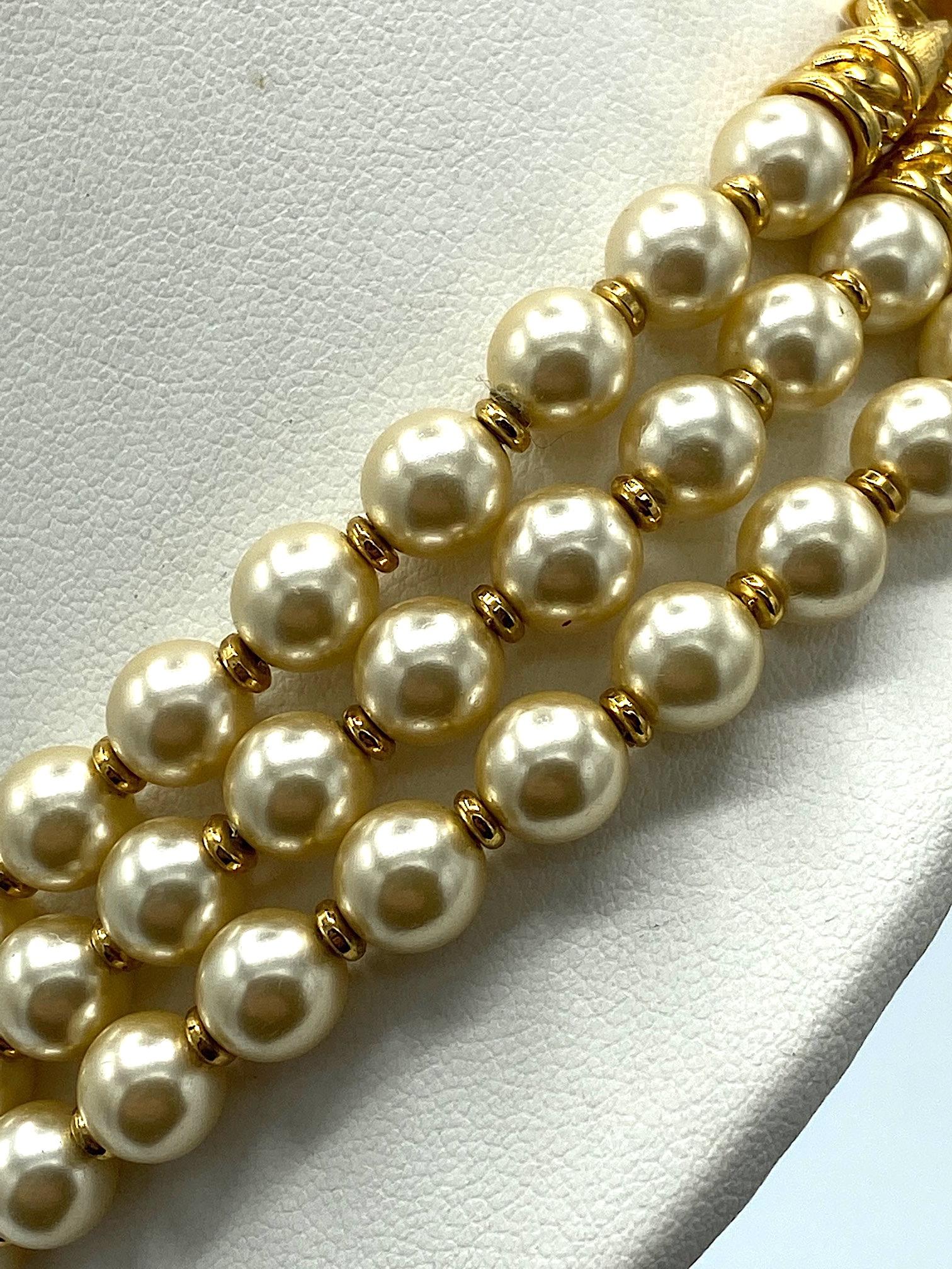 St. John 3 Strand Pearl Necklace In Good Condition In New York, NY