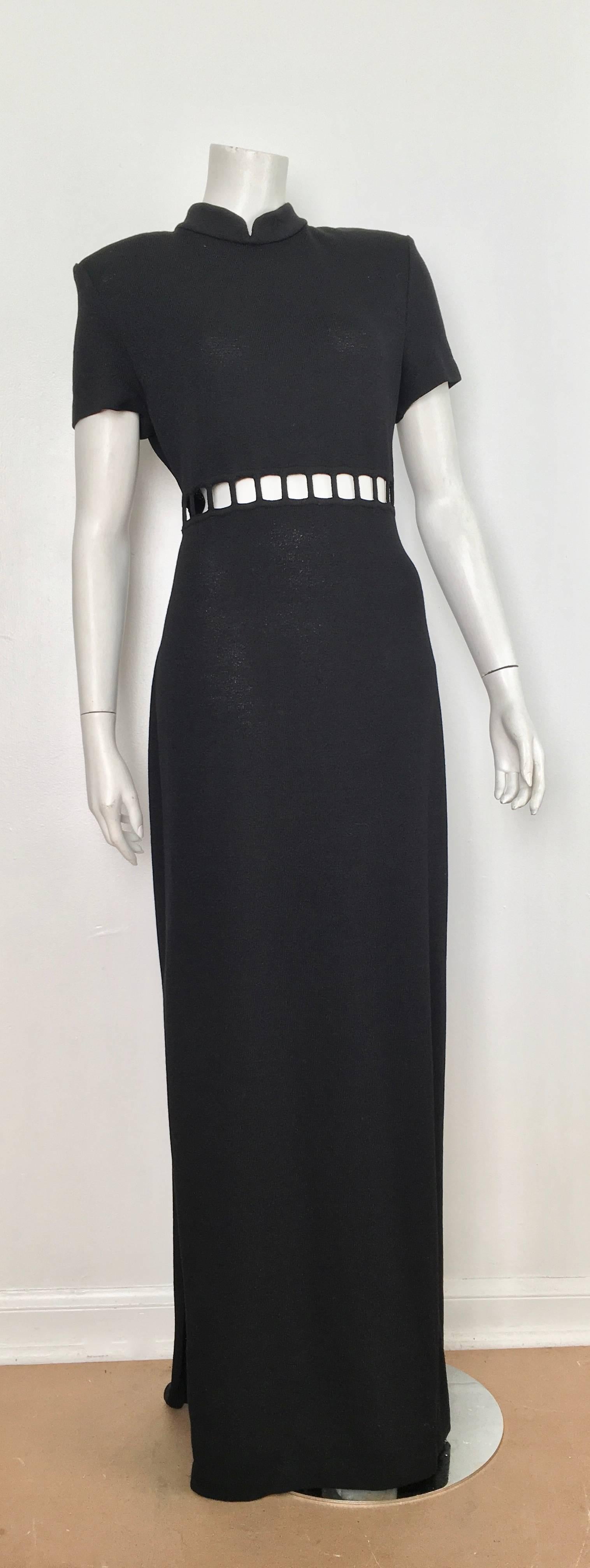 St. John Black Knit Short Sleeve Maxi Evening Dress Size 10.  In Excellent Condition For Sale In Atlanta, GA