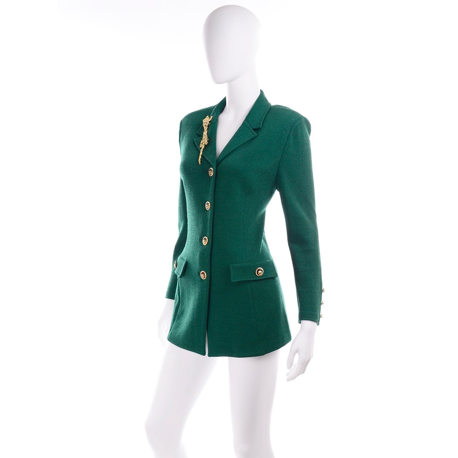 St John Collection Vintage Green Santana Knit Button Front Jacket W Tiger Brooch In Excellent Condition In Portland, OR