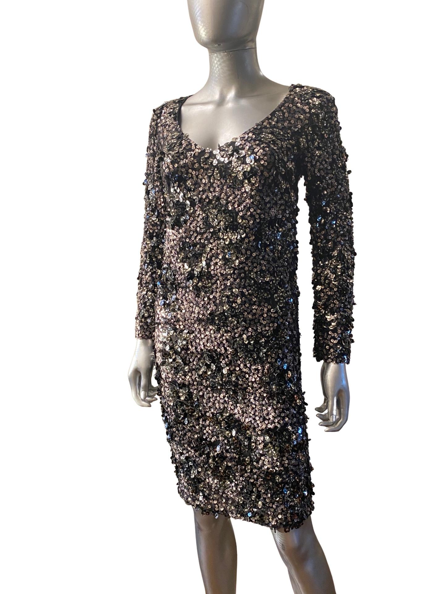 St John Couture Modern Silk Dress with 3D Shimmy  Sexy Dangling Sequins Size 2.  For Sale 3