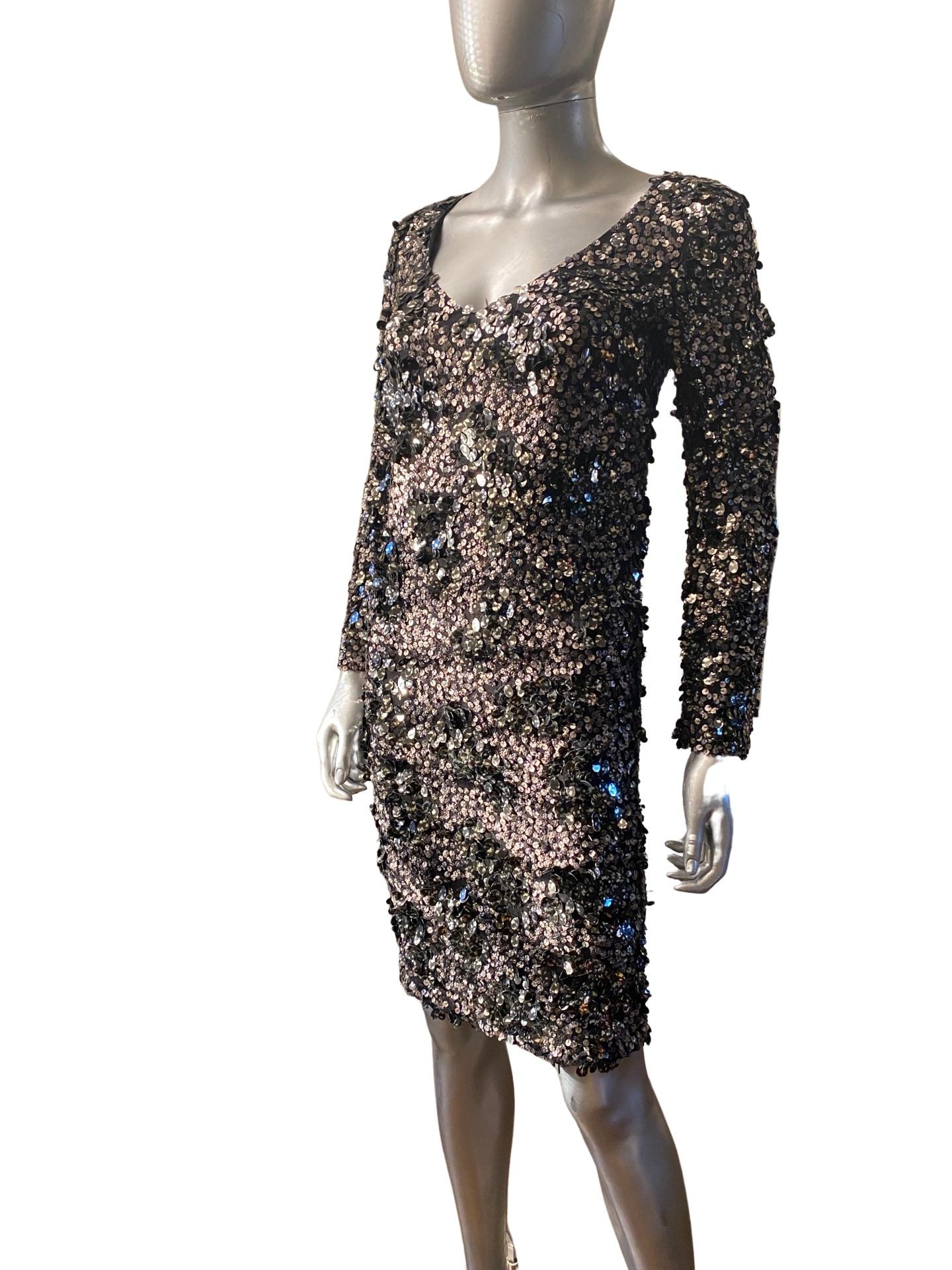 St John Couture Modern Silk Dress with 3D Shimmy  Sexy Dangling Sequins Size 2.  For Sale 4