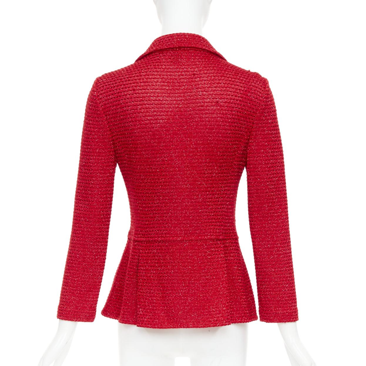 ST JOHN COUTURE blazer peplum de punto de tweed rojo metalizado con botones de cristal US6 M en venta 1