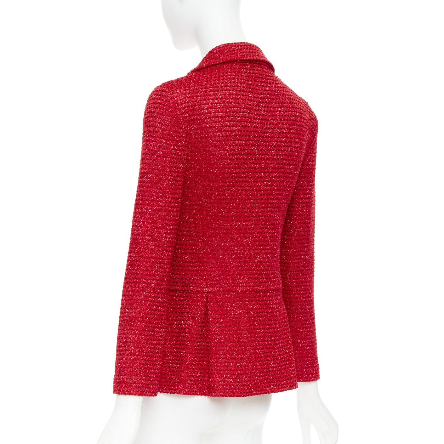 ST JOHN COUTURE blazer peplum de punto de tweed rojo metalizado con botones de cristal US6 M en venta 2