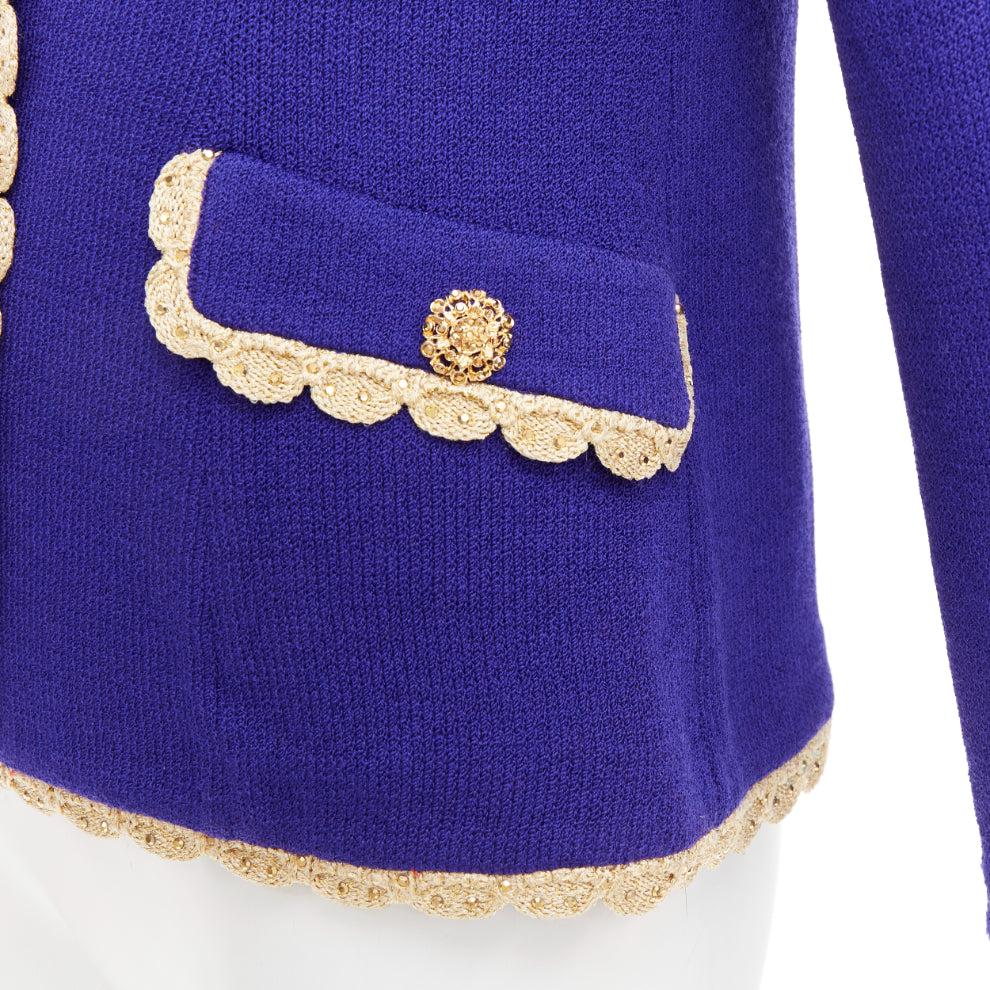 ST JOHN Evening Vintage cobalt blue gold scallop trim jacket US2 S
Reference: CC/A00520
Brand: St John Couture
Material: Fabric
Color: Blue, Gold
Pattern: Solid
Closure: Button
Extra Details: St. John violet purple knit evening jacket with gold