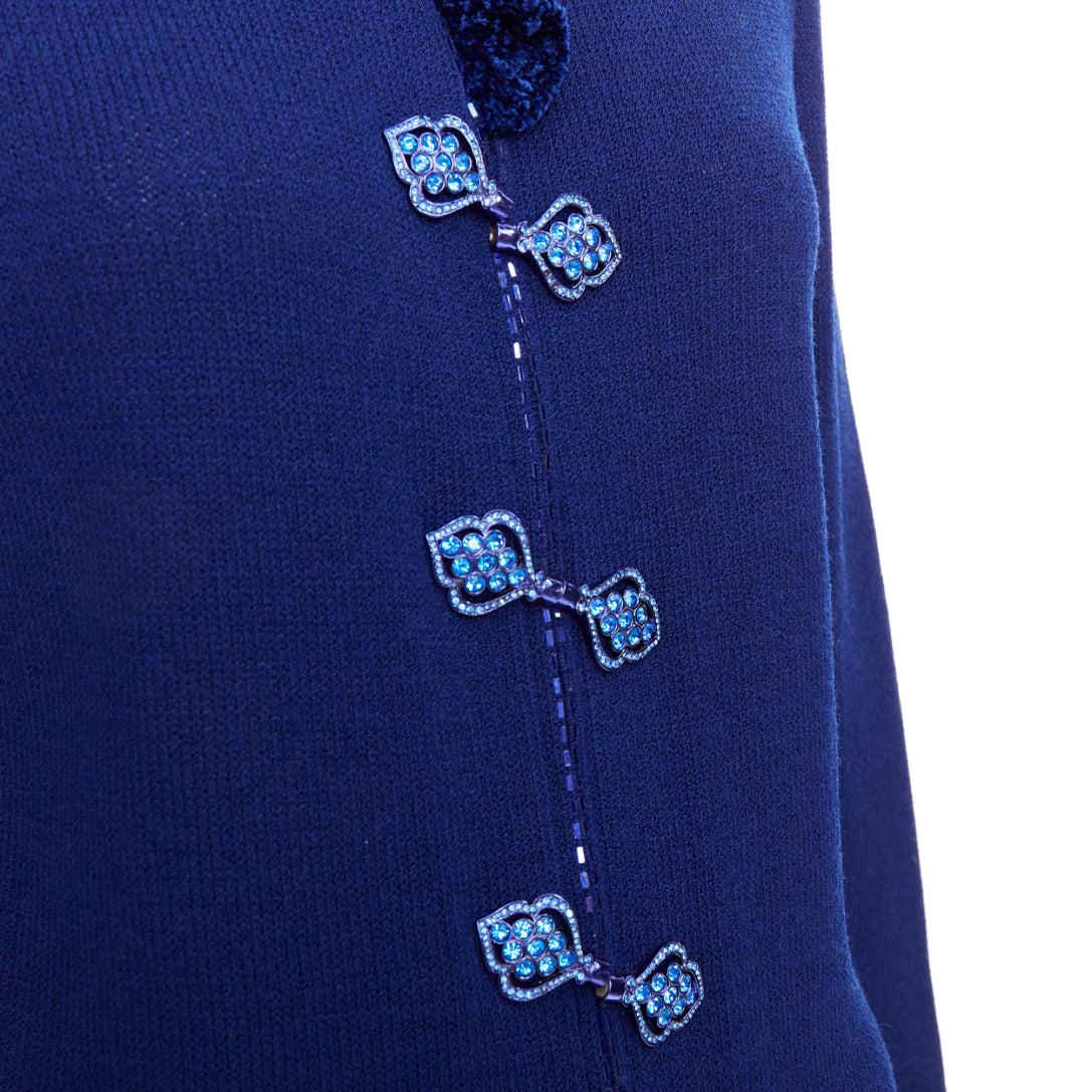 ST JOHN Evening Vintage royal blue crystal chinoiserie cardigan coat US10 XL
Reference: CC/A00409
Brand: St John Couture
Collection: Evening
Material: Wool, Blend
Color: Blue
Pattern: Solid
Closure: Magnet
Made in: United