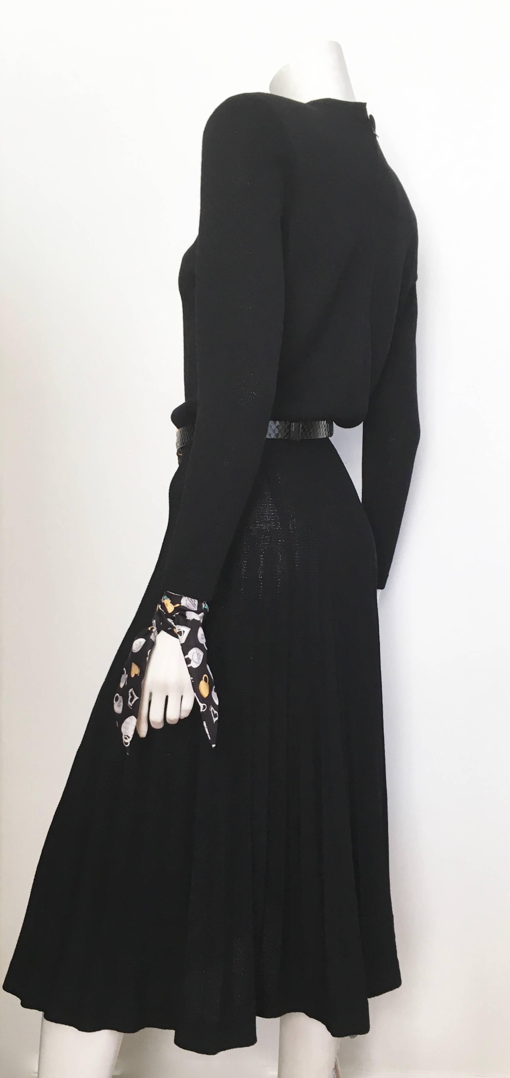 Women's or Men's St. John for Neiman Marcus 1980s Black Pleated Knit Dress Size 4 / 6. 