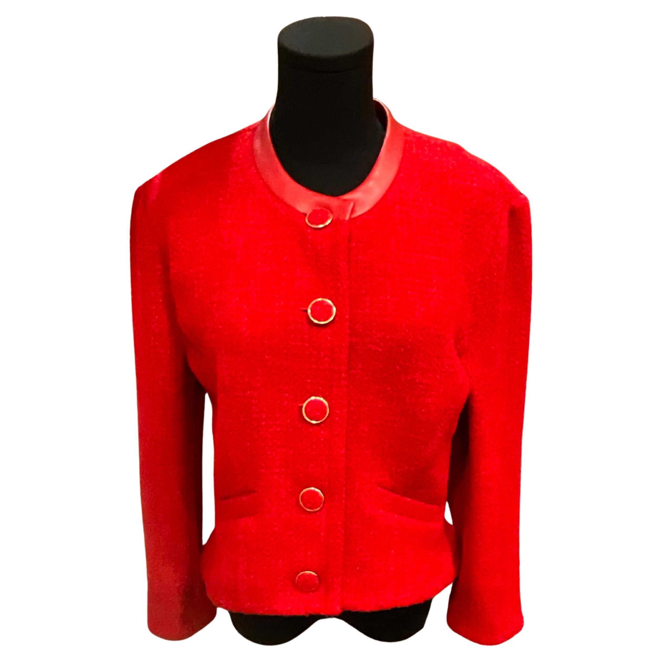 St. Johns Veste rouge avec garniture en cuir en vente