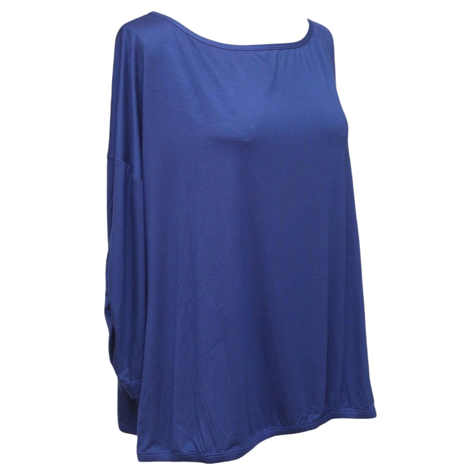 GUARANTEED AUTHENTIC ST. JOHN CASUAL BLUE SOFT TOP

Design:
  - Easy fit soft viscose spandex pullover top.
  - Scoop neck.
  - 3/4 sleeve, ruching.
  - Slip on.
  - Elasticized at waist.

Size: XL

Material: 95% Viscose, 5% Spandex

Measurements