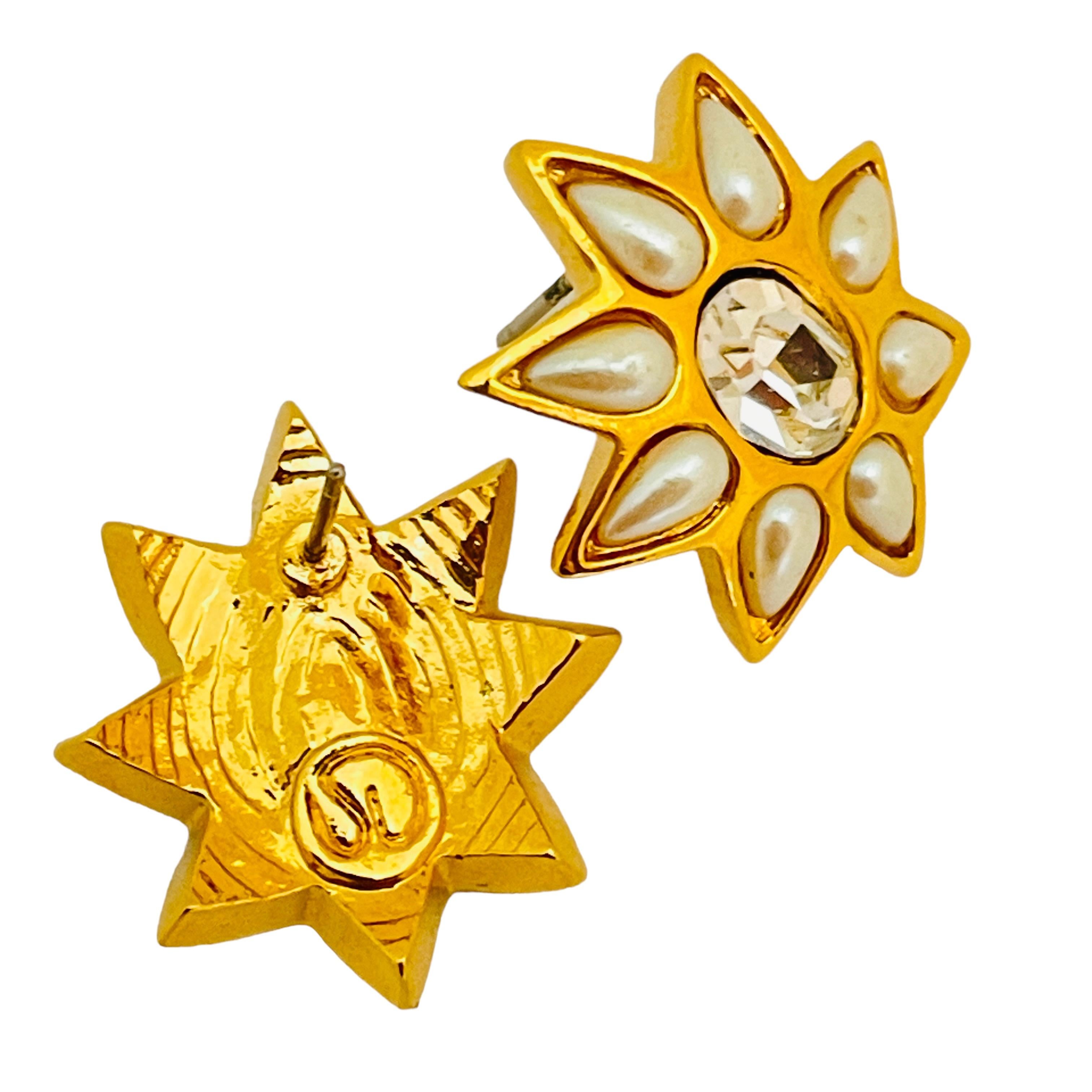 ST JOHN signed gold plated crystal pearl star designer runway  earrings In Good Condition For Sale In Palos Hills, IL