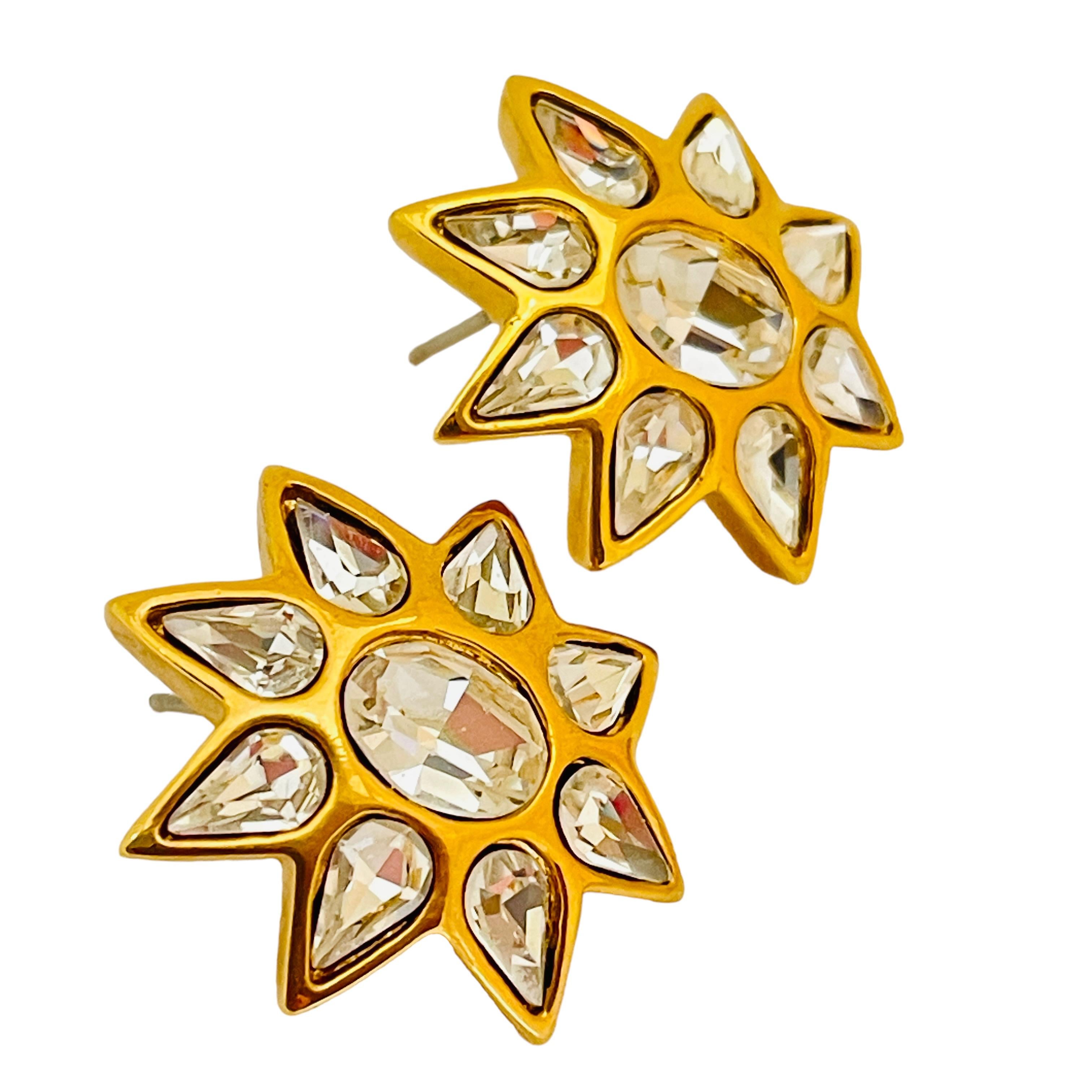 DETAILS

• signed ST JOHN    

• gold plated with crystals 

• vintage designer earrings

MEASUREMENTS  

• 

CONDITION

•  very good vintage condition with minimal signs of wear 

 Sku 37

❤️❤️  VINTAGE DESIGNER JEWELRY ❤️❤️

❤️❤️  ALEXANDER’S
