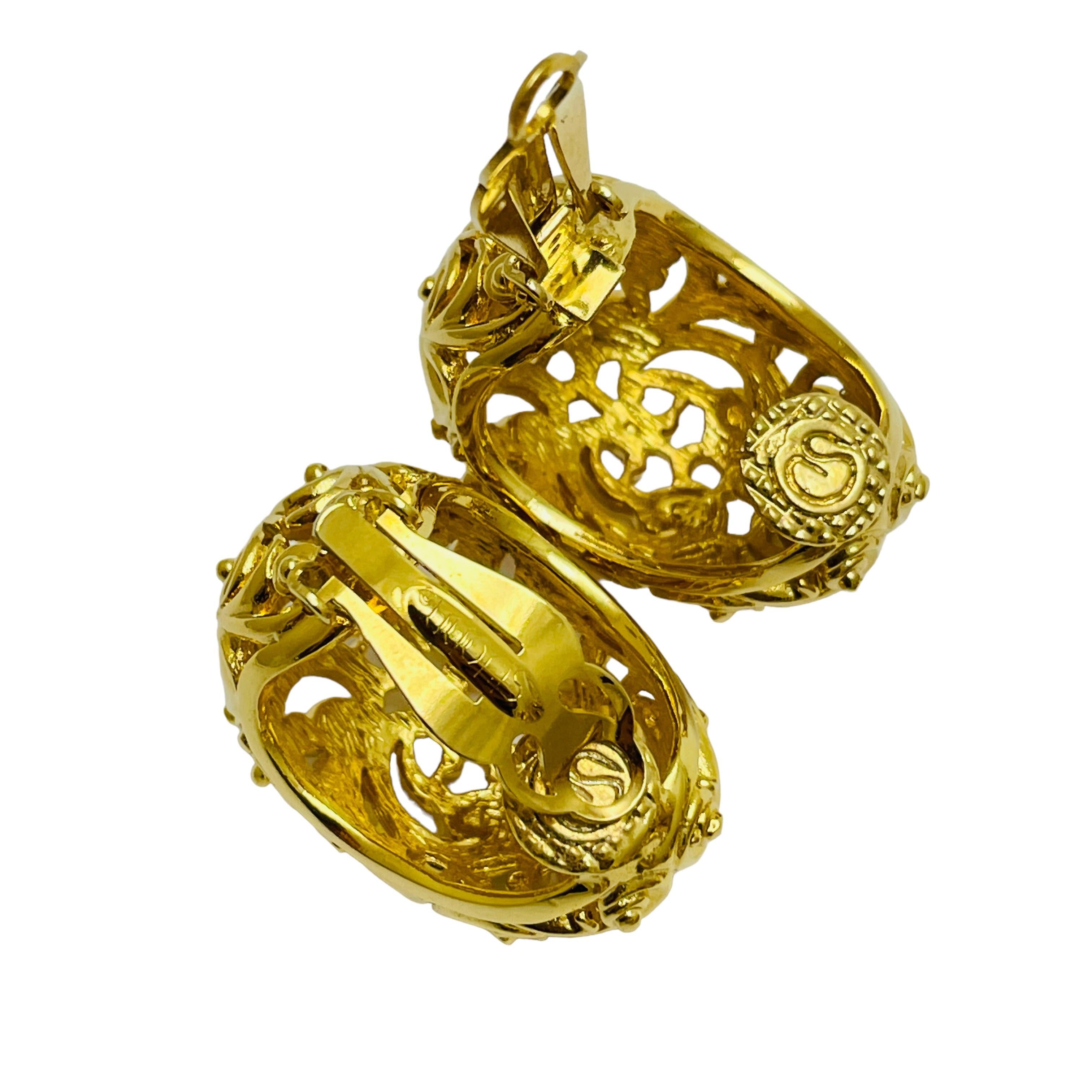 Pendientes de pinza de diseñador de pasarela en oro vintage firmados por ST JOHN en Bueno estado para la venta en Palos Hills, IL