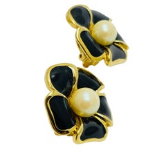 ST JOHN signed vintage gold pearl enamel flower designer clip on earrings