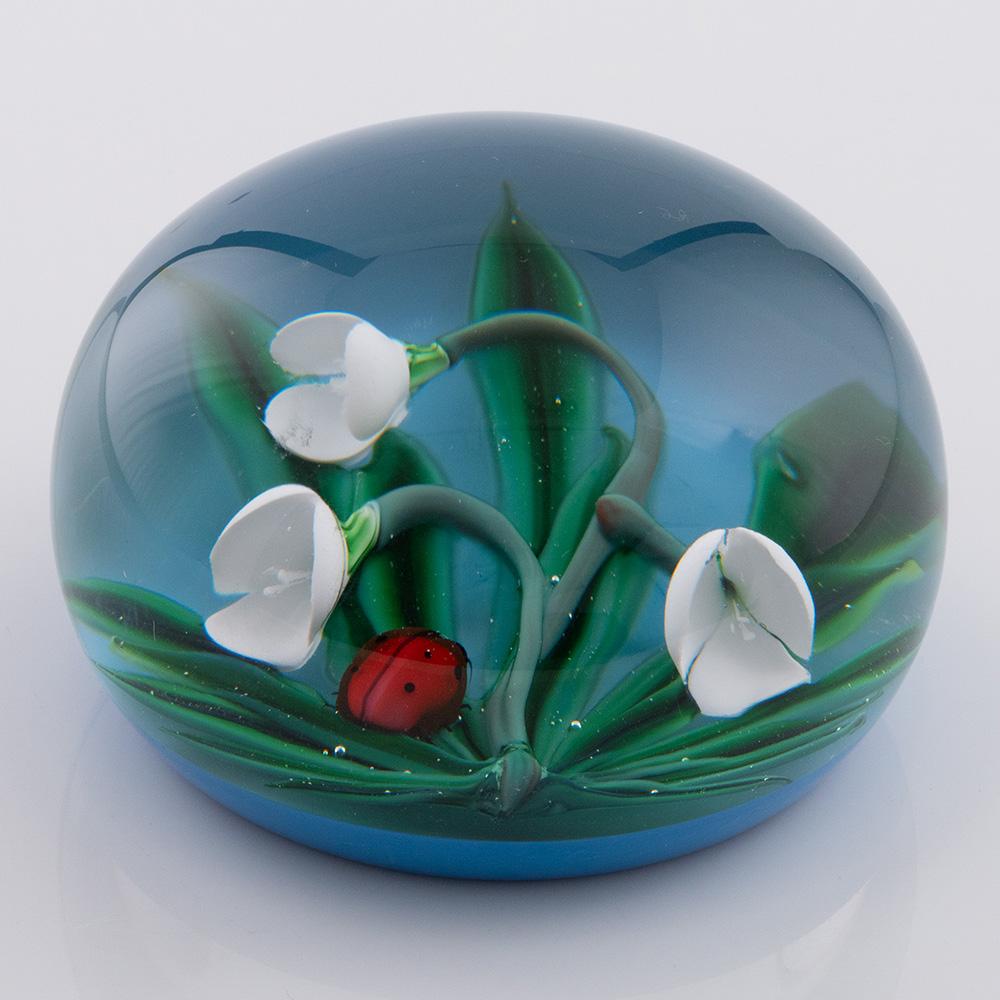 St Louis Briefbeschwerer Lampwork Marienkäfer auf Blumen Limitierte Auflage im Zustand „Gut“ im Angebot in Tunbridge Wells, GB