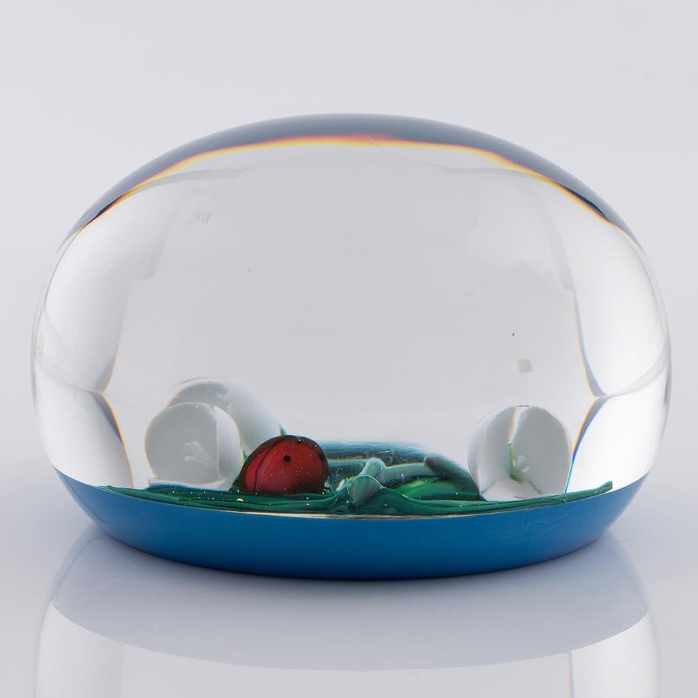 St Louis Briefbeschwerer Lampwork Marienkäfer auf Blumen Limitierte Auflage (Ende des 20. Jahrhunderts) im Angebot