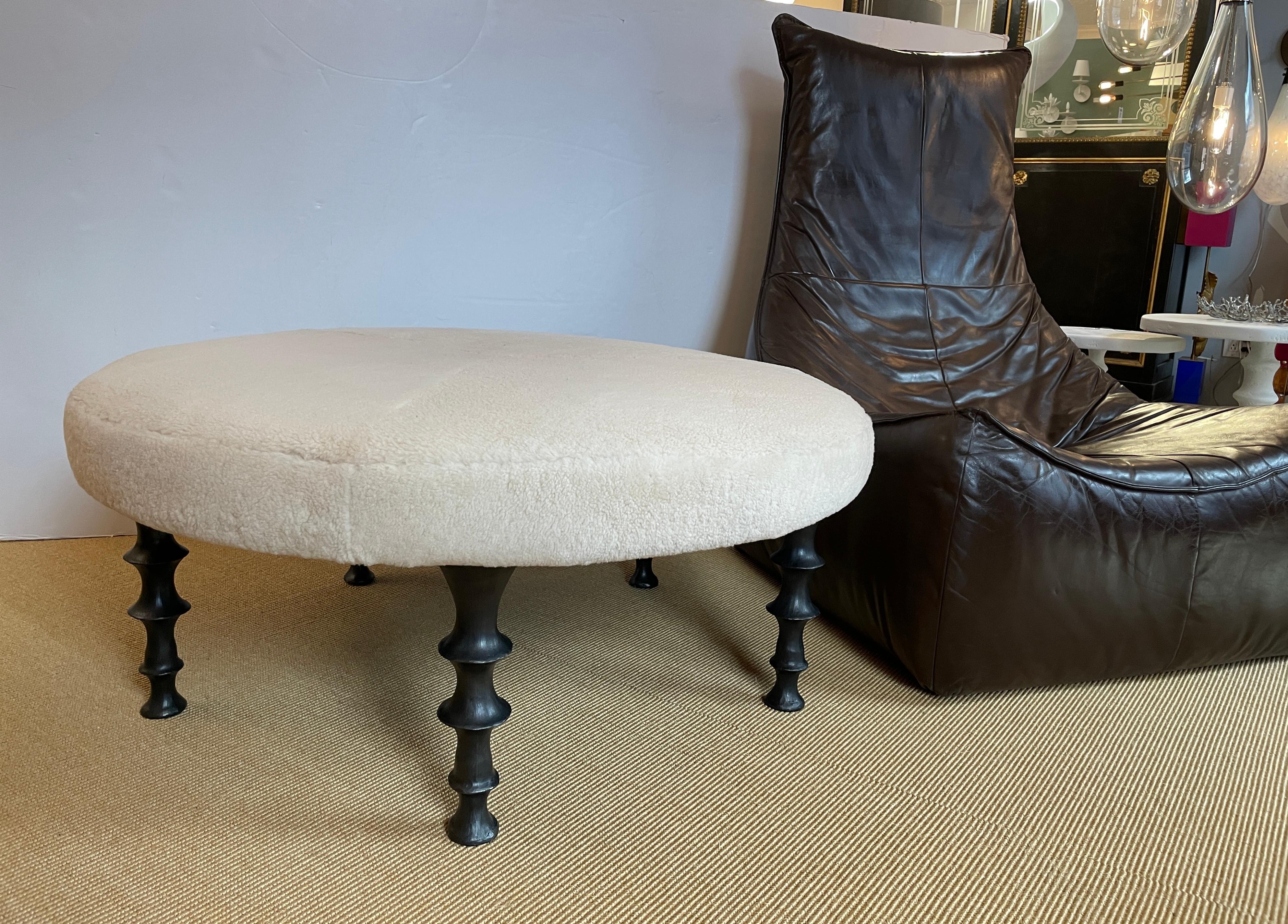 St Paul Ottoman,  Pieds en bronze par Bourgeois Boheme Atelier en vente 2