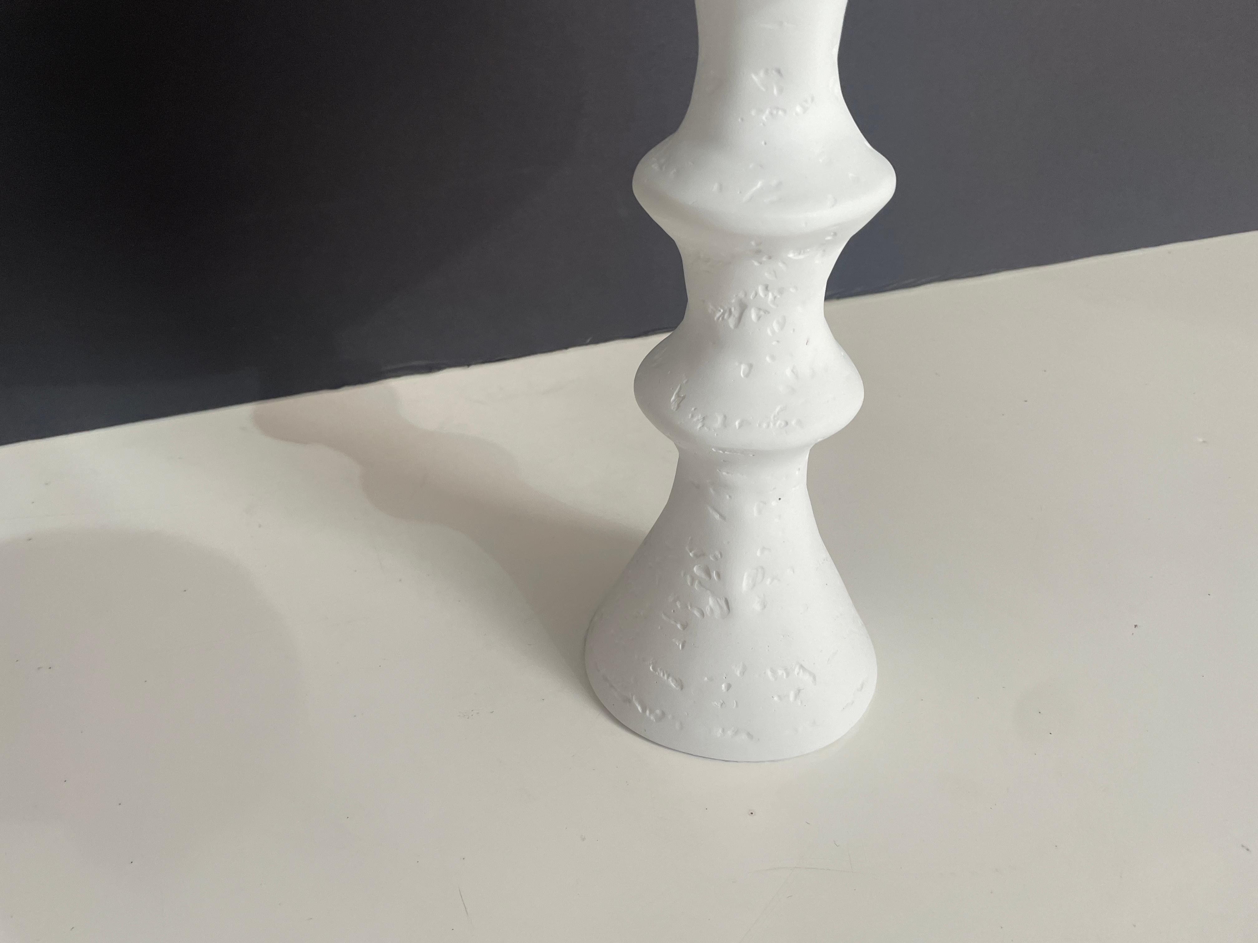 Mesa auxiliar de escayola St Paul de Bourgeois Boheme Atelier, 'Mini Modèle Siglo XXI y contemporáneo en venta