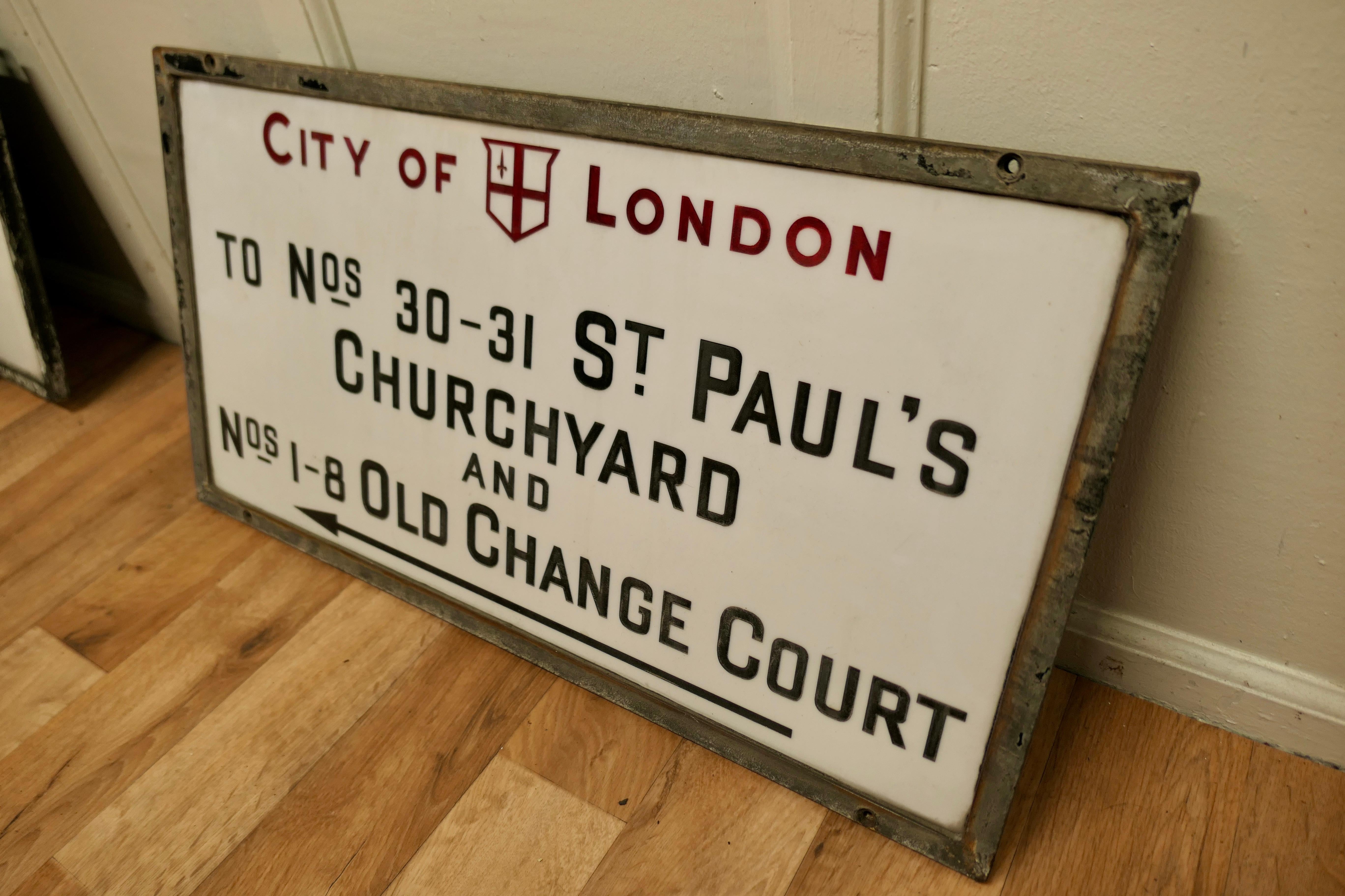 Panneau de rue édouardien en verre de l'église St Pauls, City of London Bon état - En vente à Chillerton, Isle of Wight
