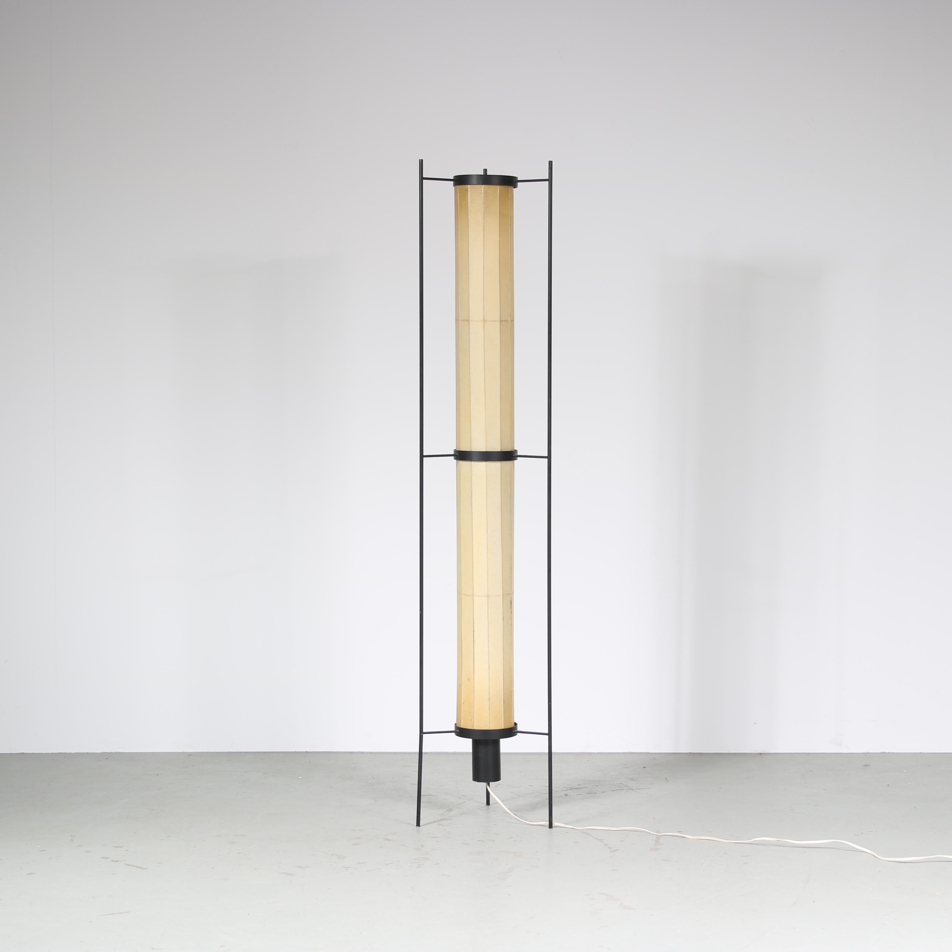 A stunning rare floor lamp, model “ST46”, designed by Kho Liang Ie and manufactured by Artiforte in the Netherlands in 1950.

This is a first edition of this design! The elegant piece has a cylinder shape. The fiberglass shade gently diffuses a nice