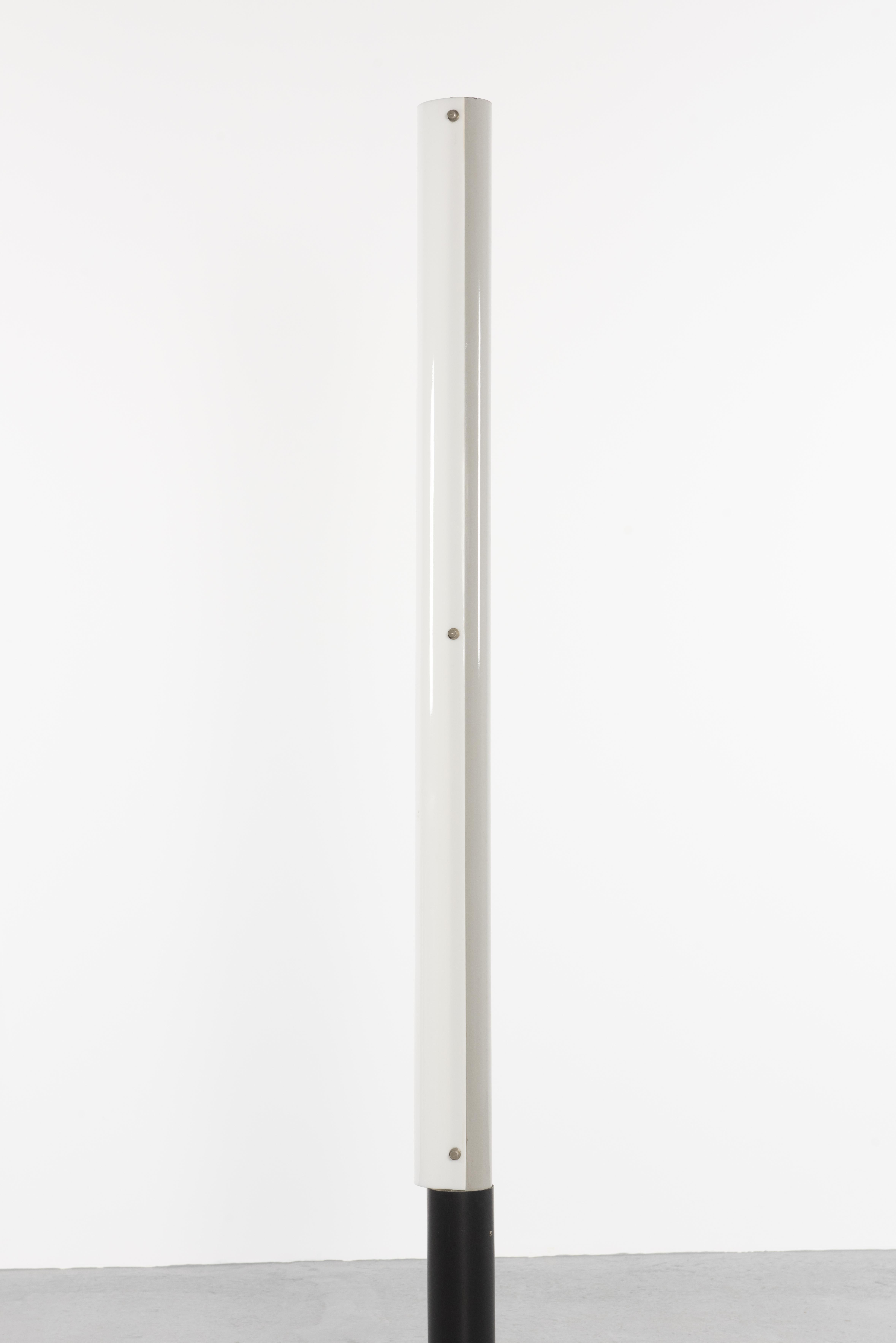 Lacquered ST84 Floor Lamp by Johan Niegemann for Artiforte For Sale