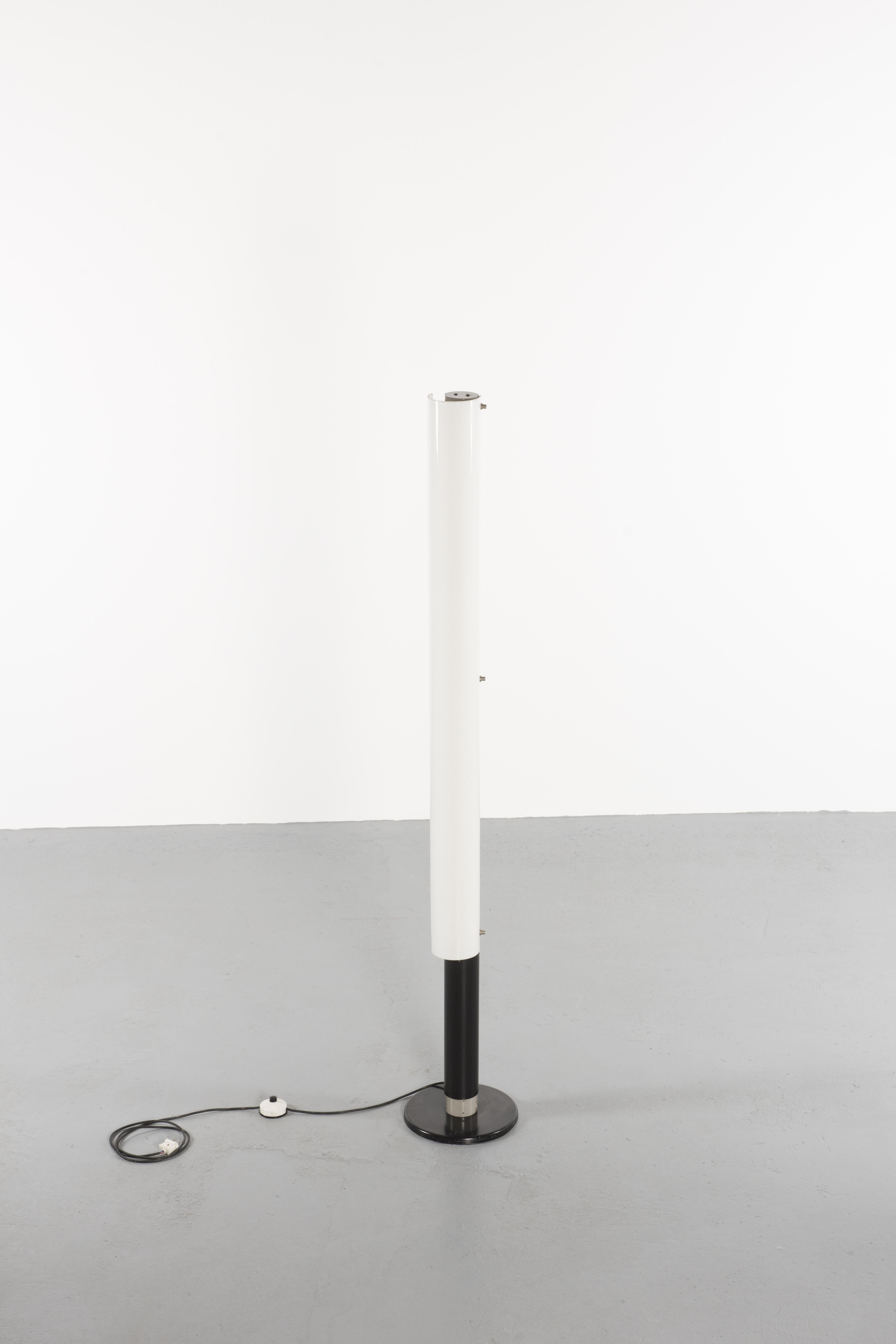 ST84 Floor Lamp by Johan Niegemann for Artiforte For Sale 1