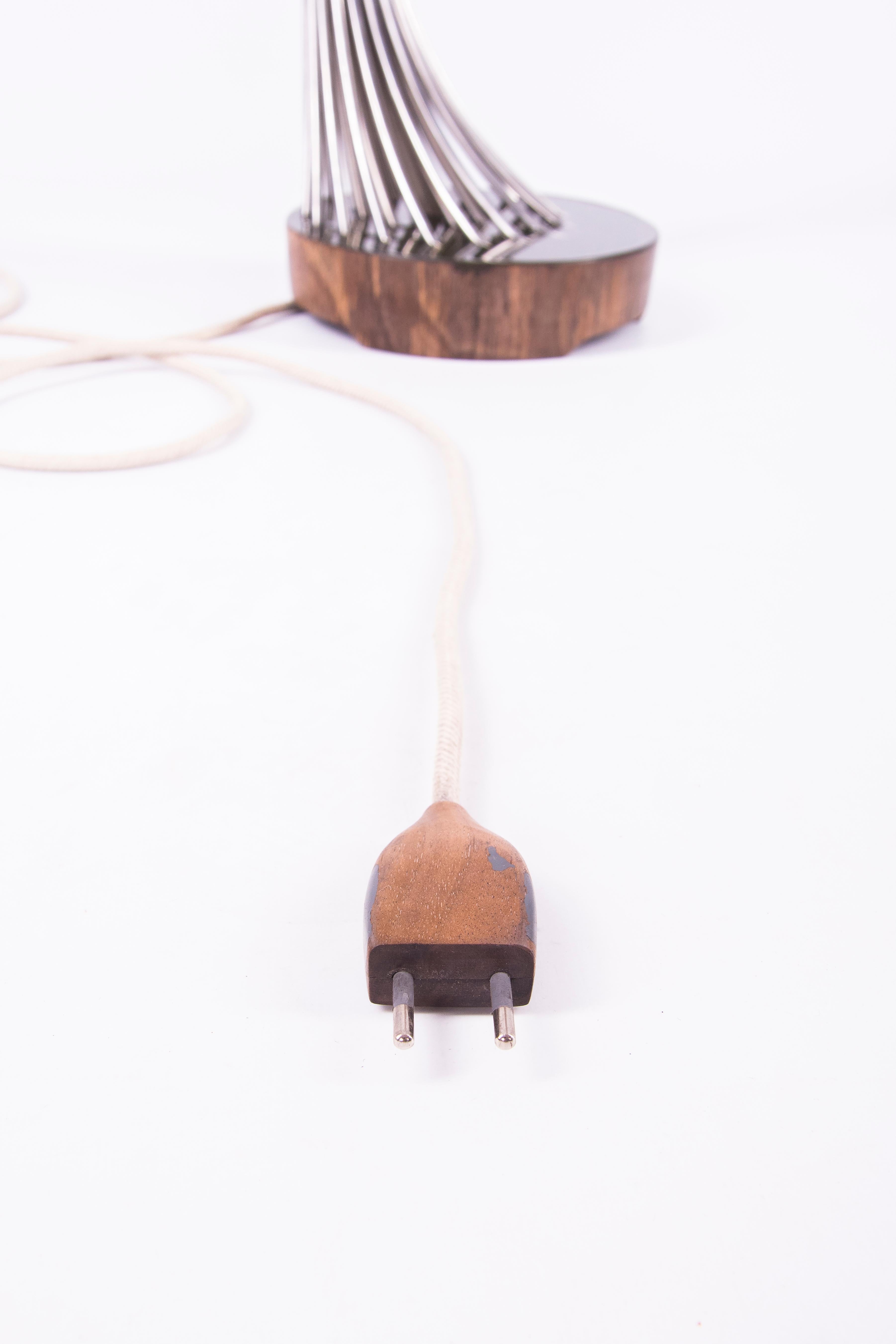 Lampe en bois de noyer stabilisé « Root » (racine de soie) Excellent état - En vente à Dolné Sľažany, SK