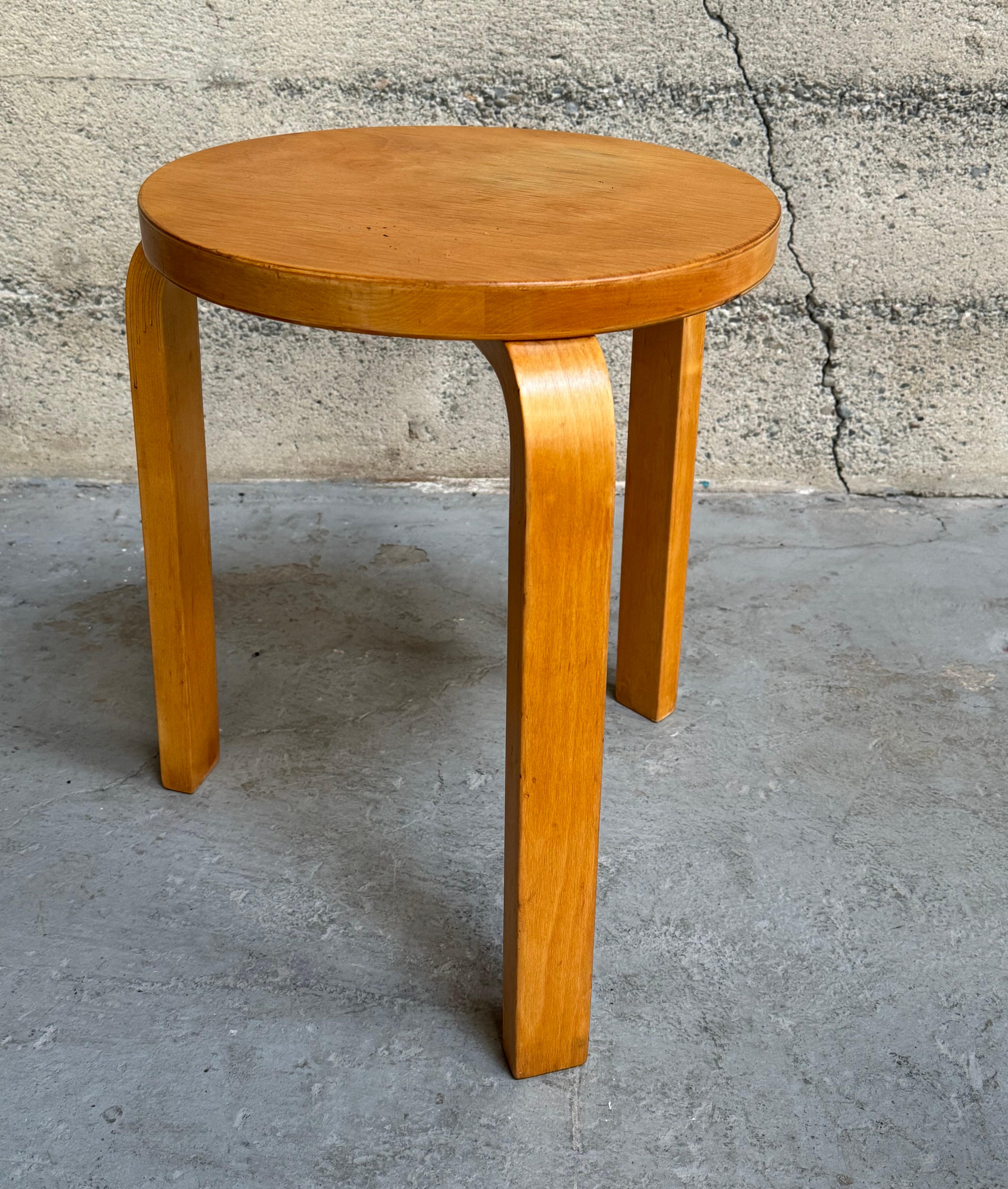 Stack of 4 1950s Alvar Aalto Model 60 Stools For Sale 9