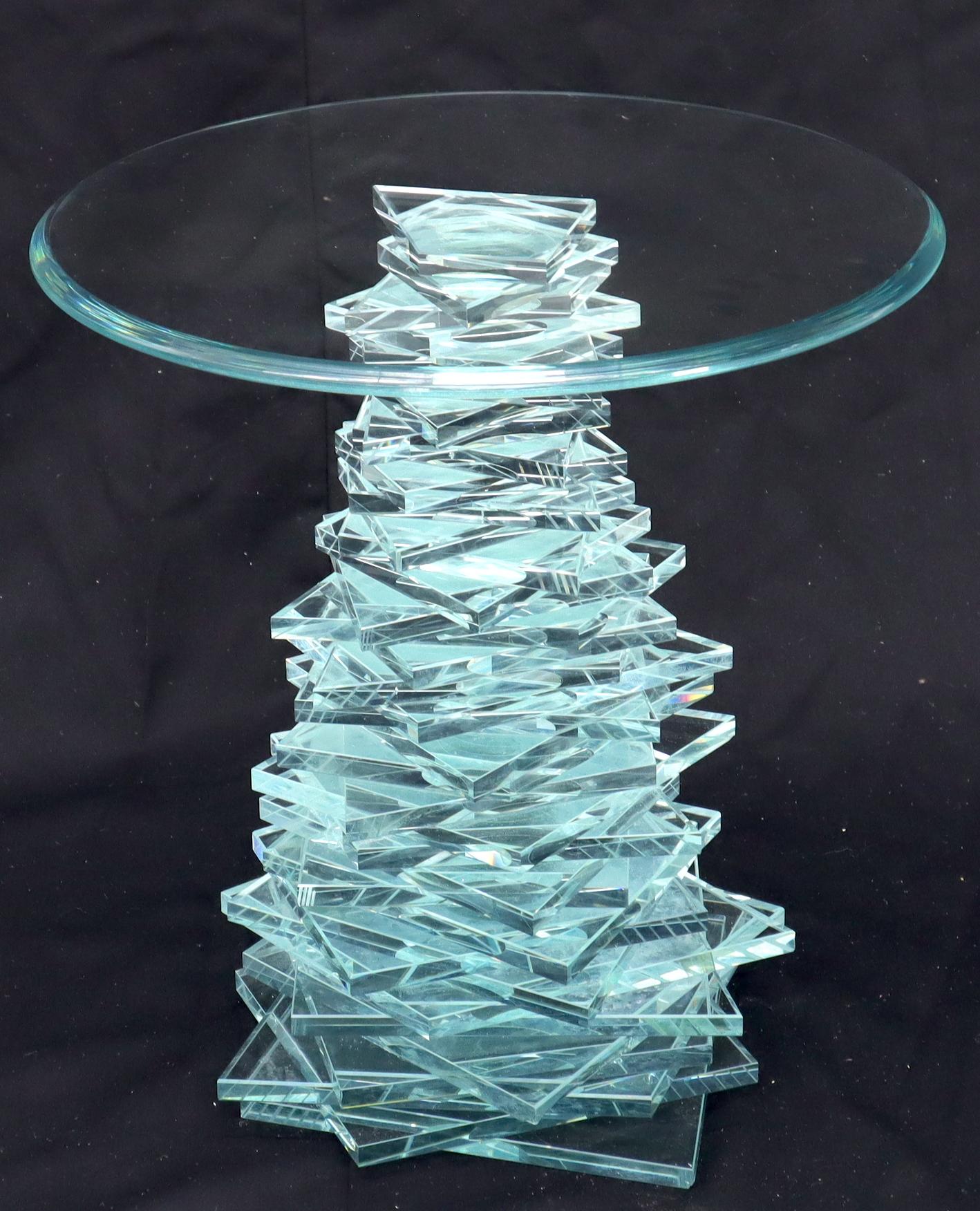 Stack of Cut Glass Base Round Top Side Coffee Table Arts & Craft (Moderne der Mitte des Jahrhunderts) im Angebot