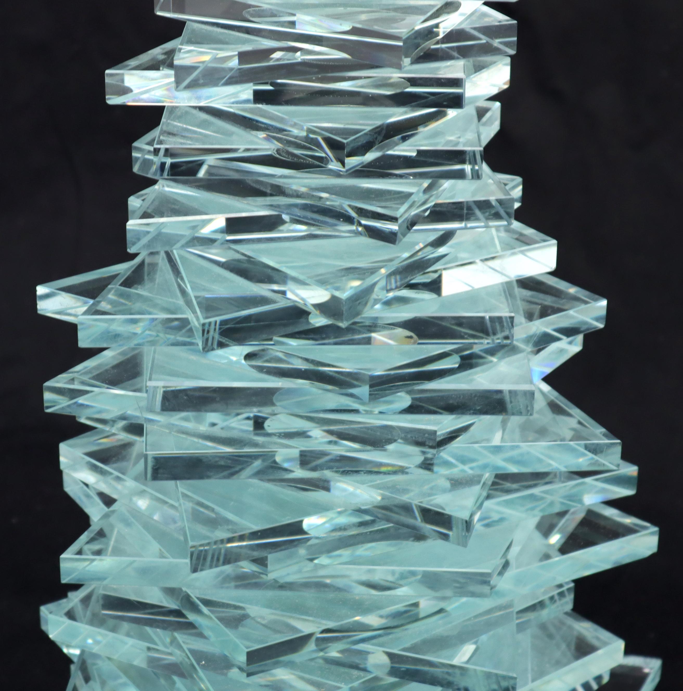 Stack of Cut Glass Base Round Top Side Coffee Table Arts & Craft im Angebot 2
