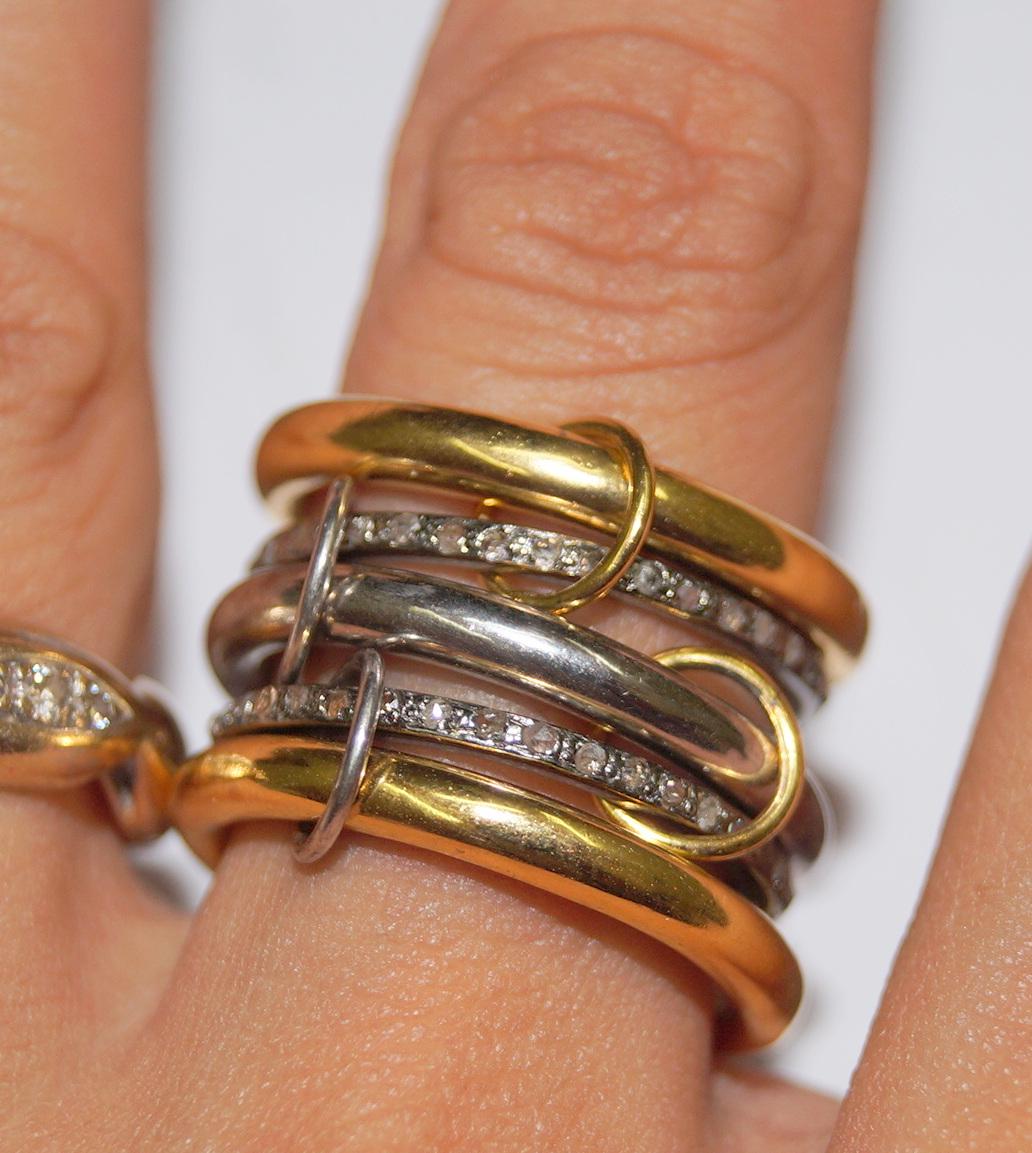 Anello a pila Pave di diamanti naturali in argento sterling a doppio tono in vendita 1