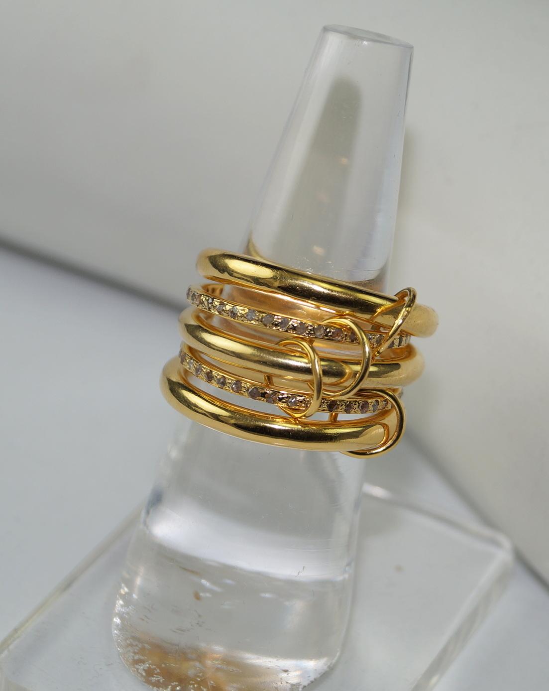 Stack-Ring Natürliche Pave-Diamanten Sterlingsilber mit Gelbgoldbeschichtung im Angebot 1
