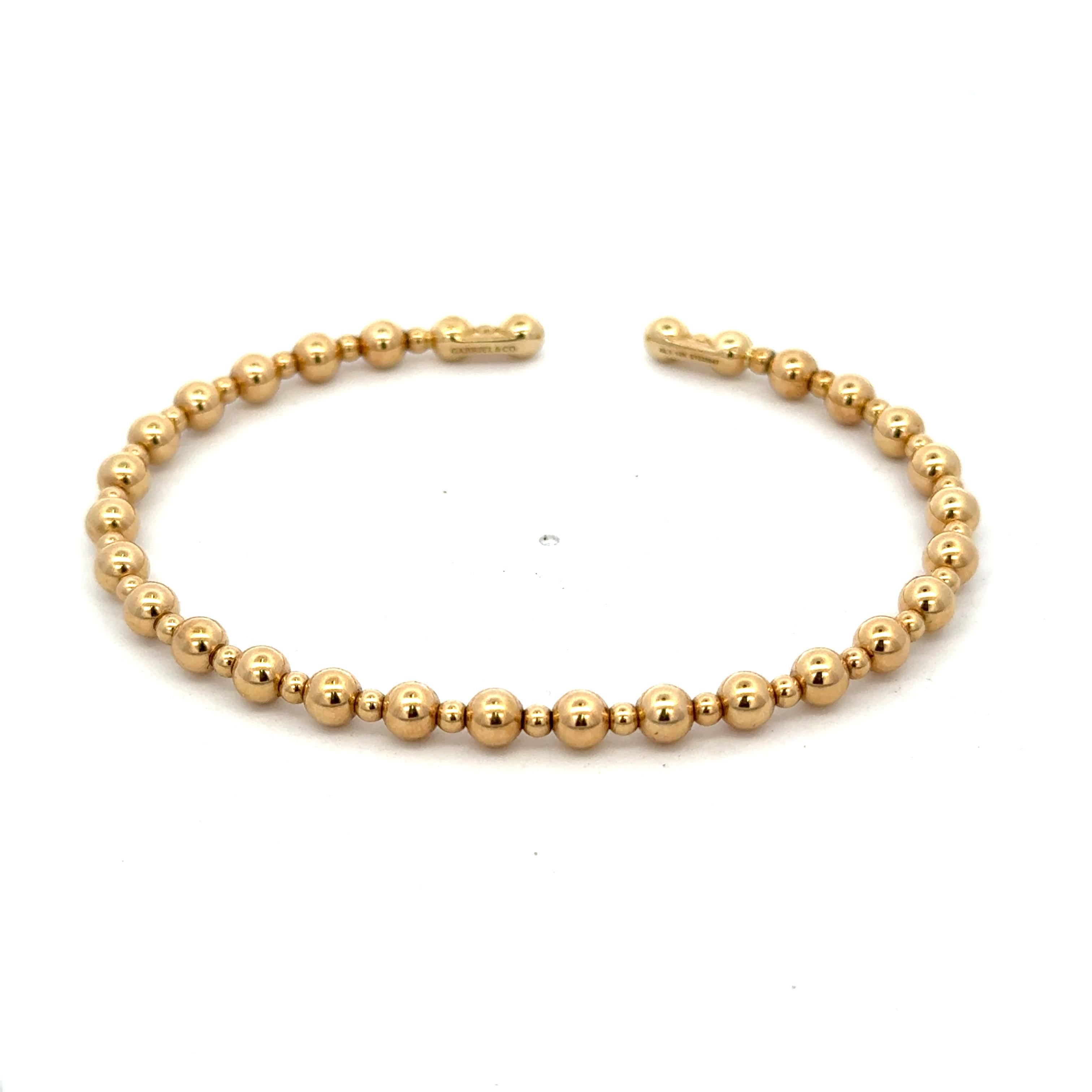 Bracelet manchette empilable boule en or jaune 14 carats 7,2 grammes Excellent état - En vente à New York, NY