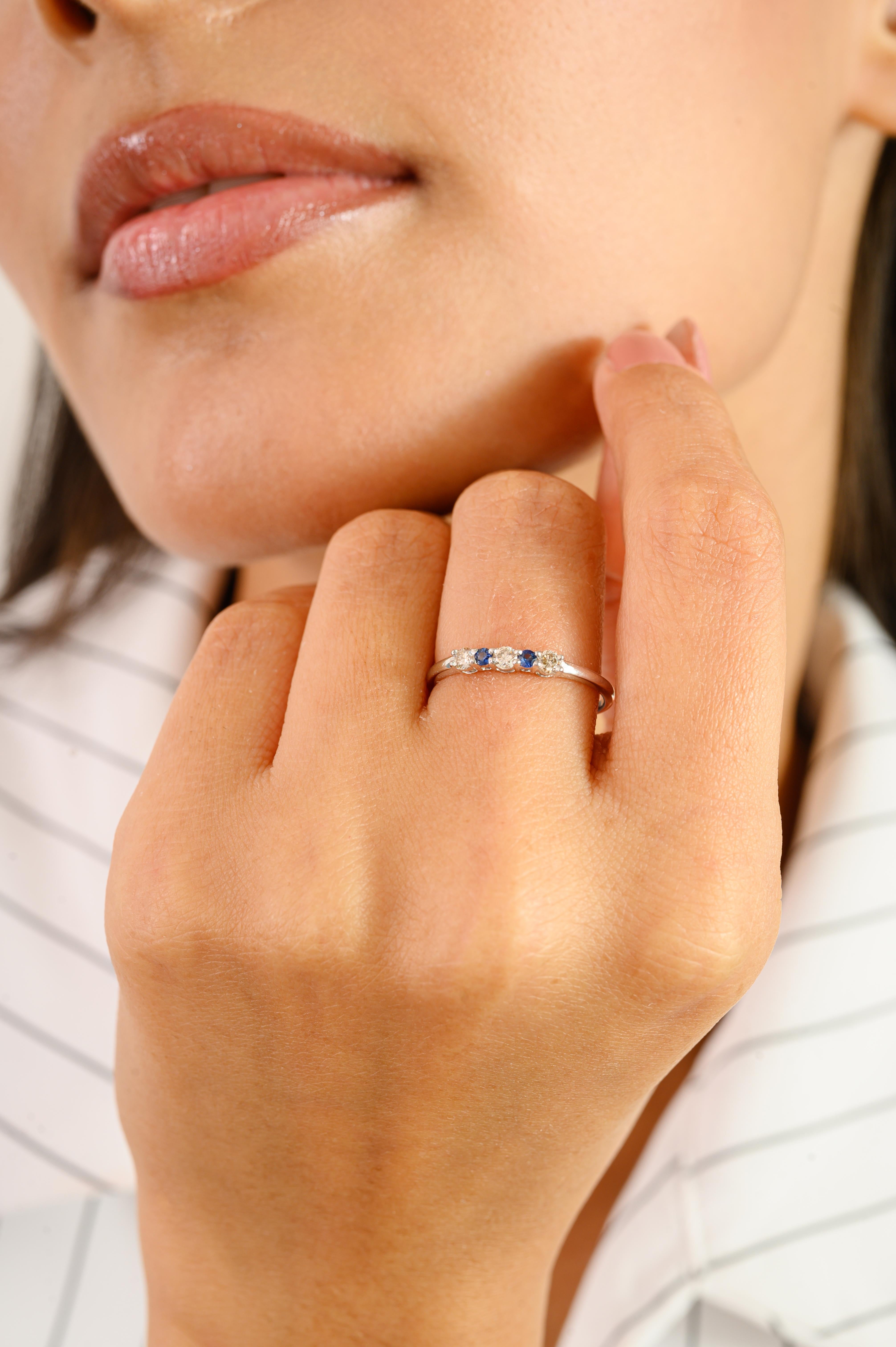 En venta: Anillo apilable de oro blanco de 14k con zafiro azul y diamantes Regalo de joyería  8