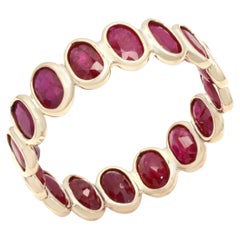 Eternity-Ring aus 14 Karat Gelbgold mit stapelbarem 4,43 Karat ovalem rotem Rubin