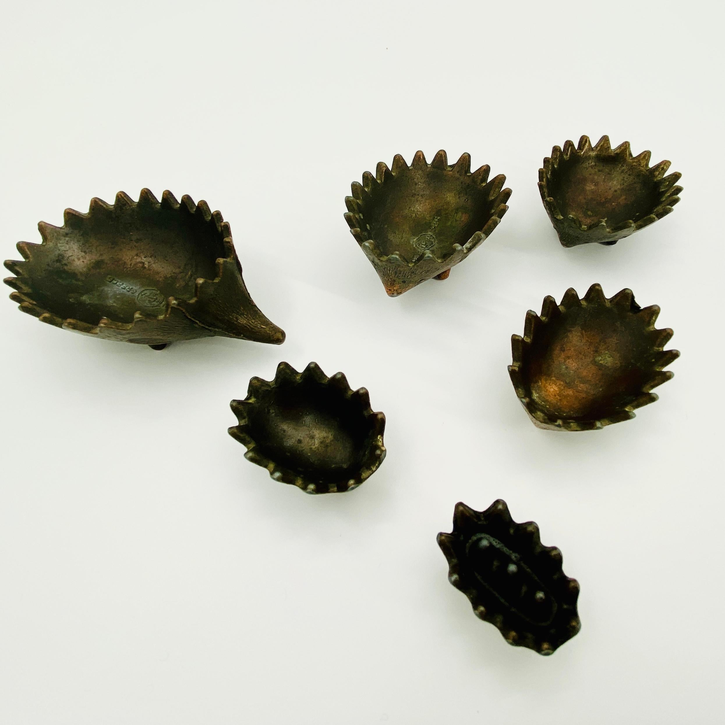 Stackable Bronze Ashtrays or Salt Cellars Jars of Porcupine Family For Sale 5